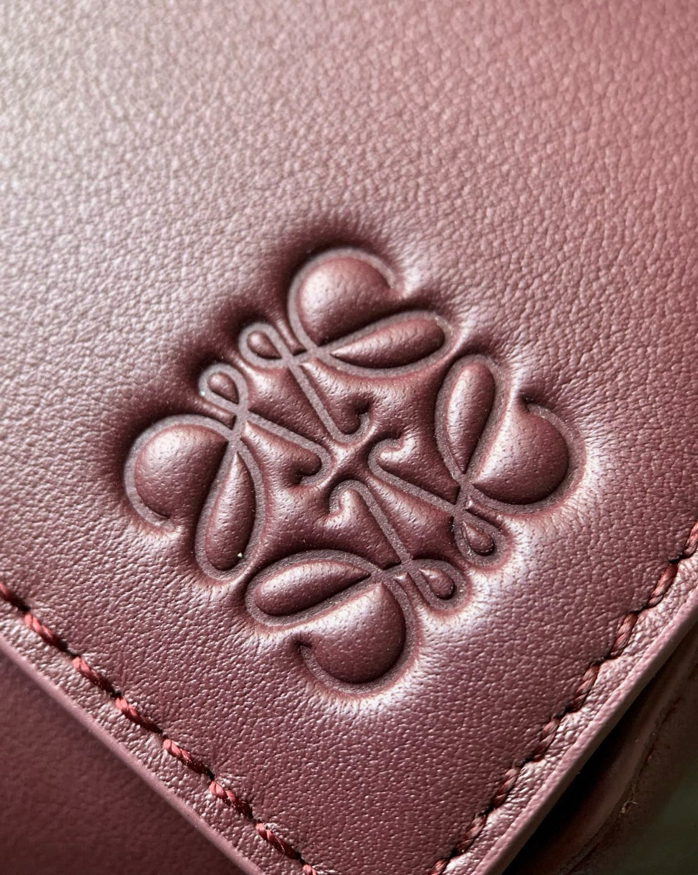 Loewe 新款 小号柔软牛皮革Puzzle