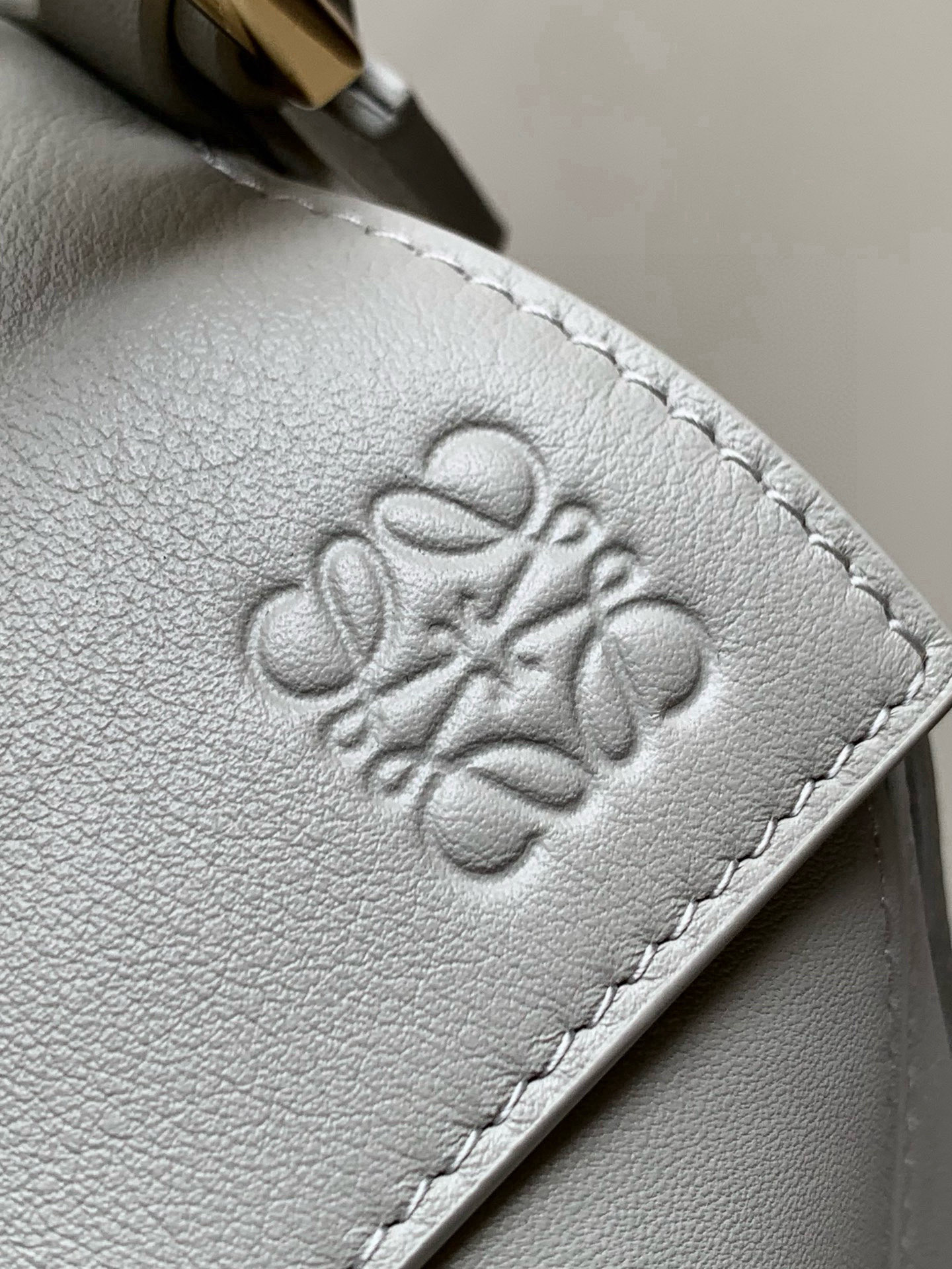 Loewe 新款 小号柔软牛皮革Puzzle