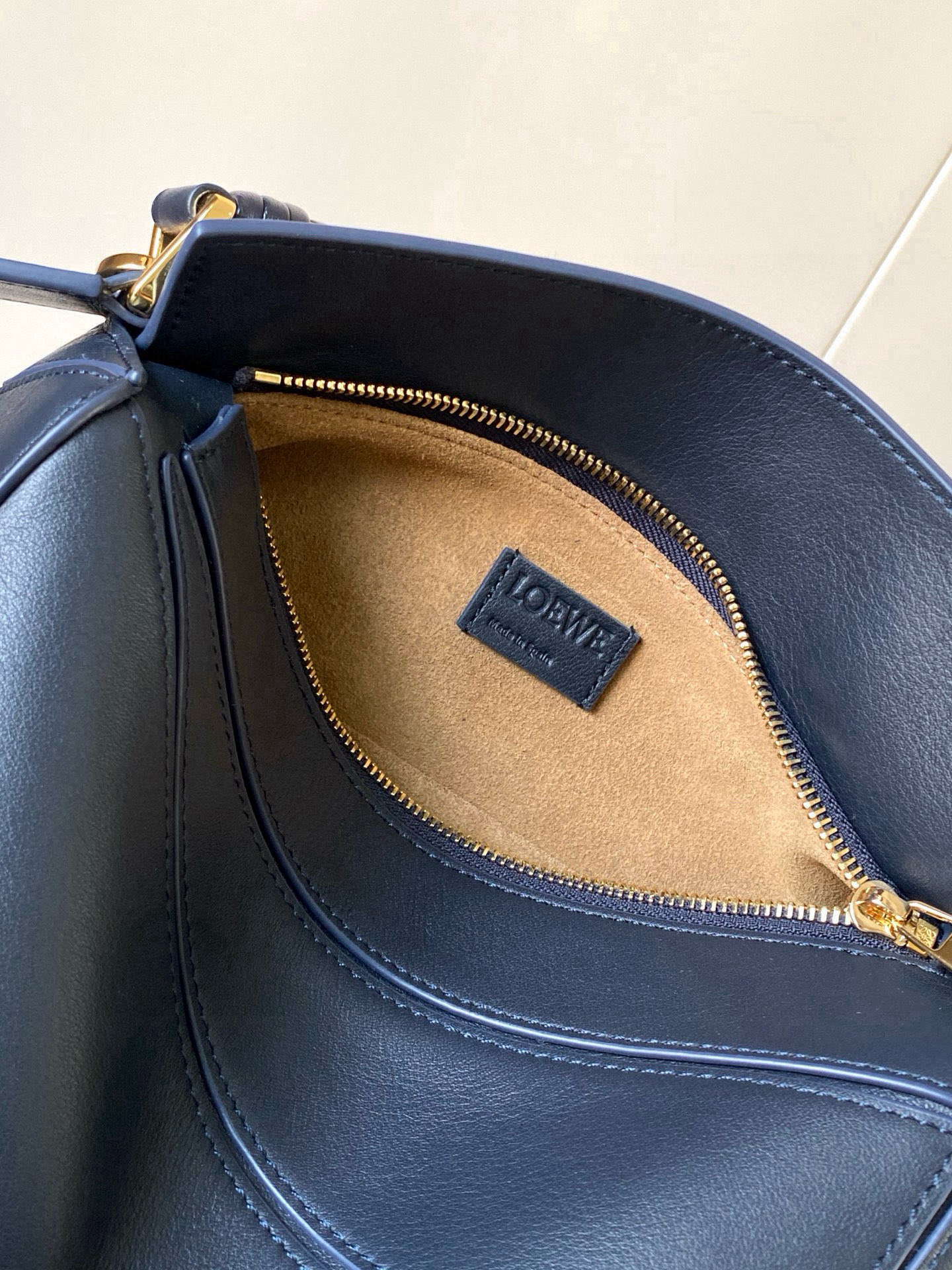 Loewe 新款 小号柔软牛皮革Puzzle