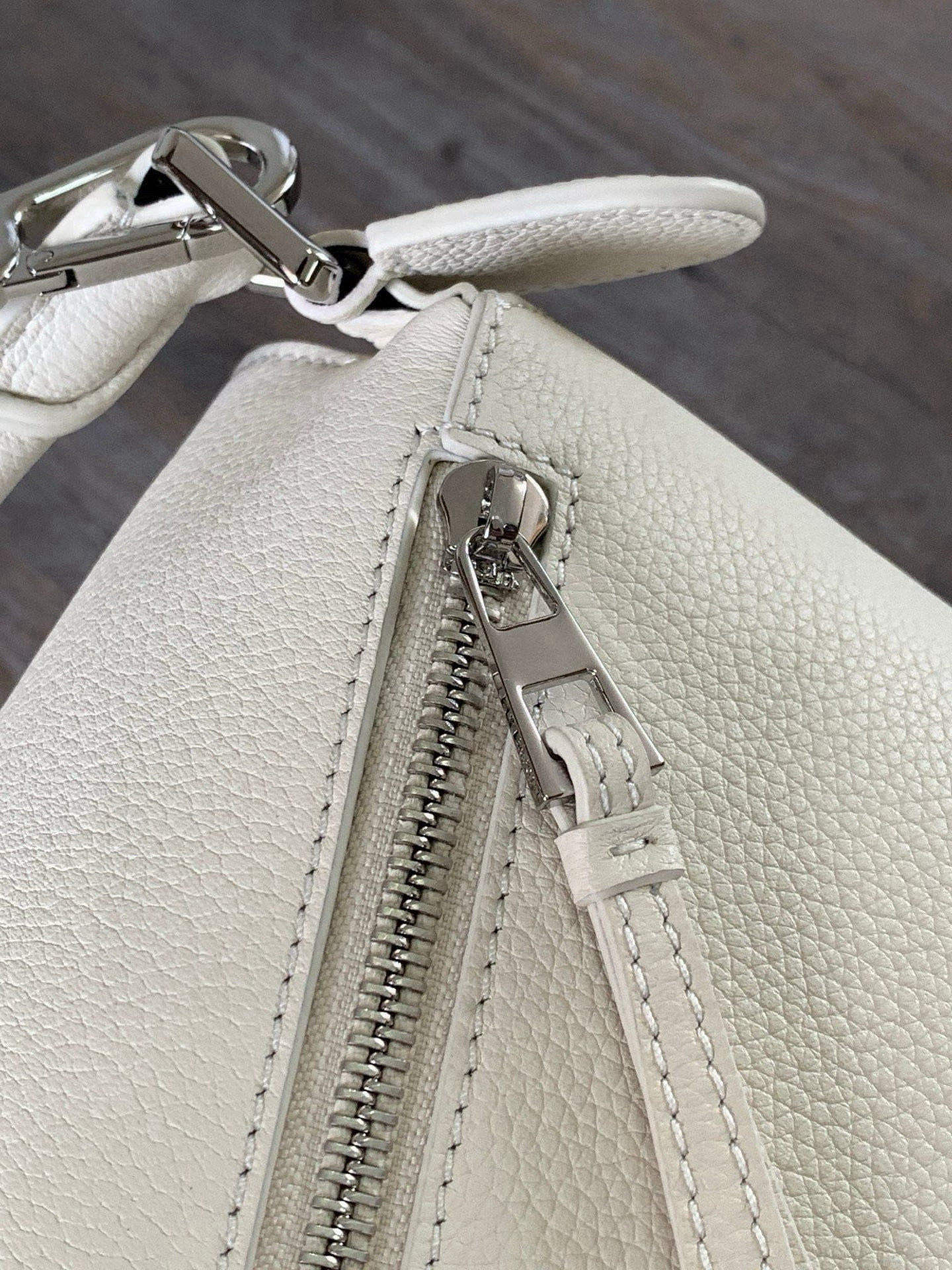 Loewe 新版本几何包小号24cm Puzzle手袋