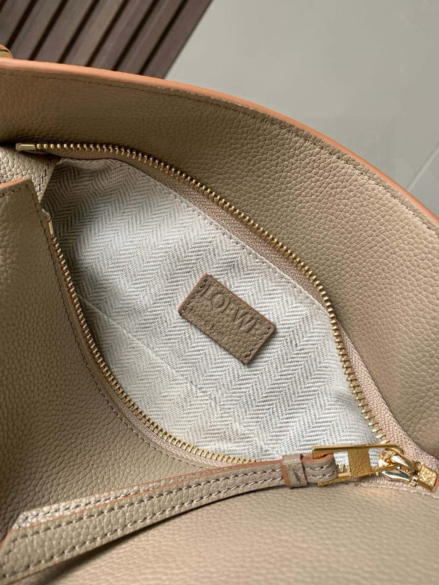 Loewe 新版本几何包小号24cm Puzzle手袋