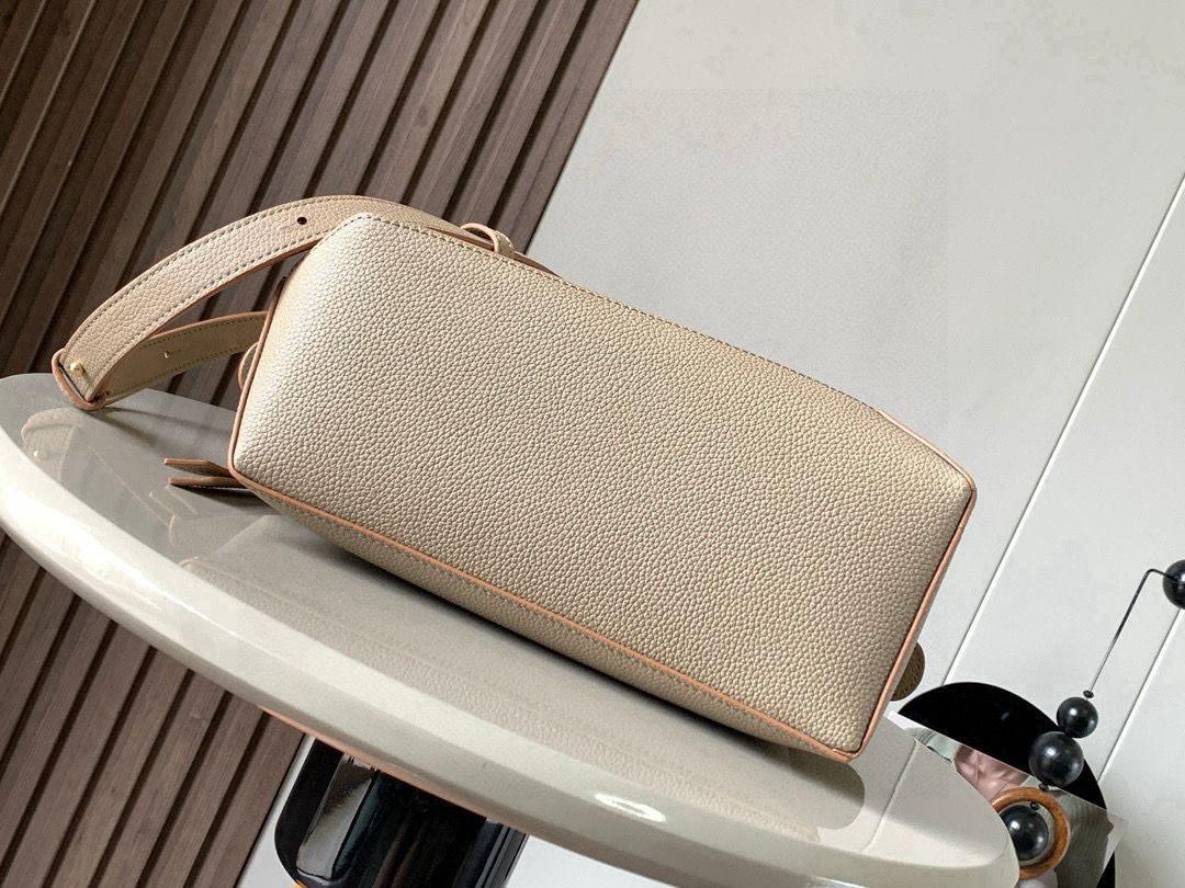 Loewe 新版本几何包小号24cm Puzzle手袋