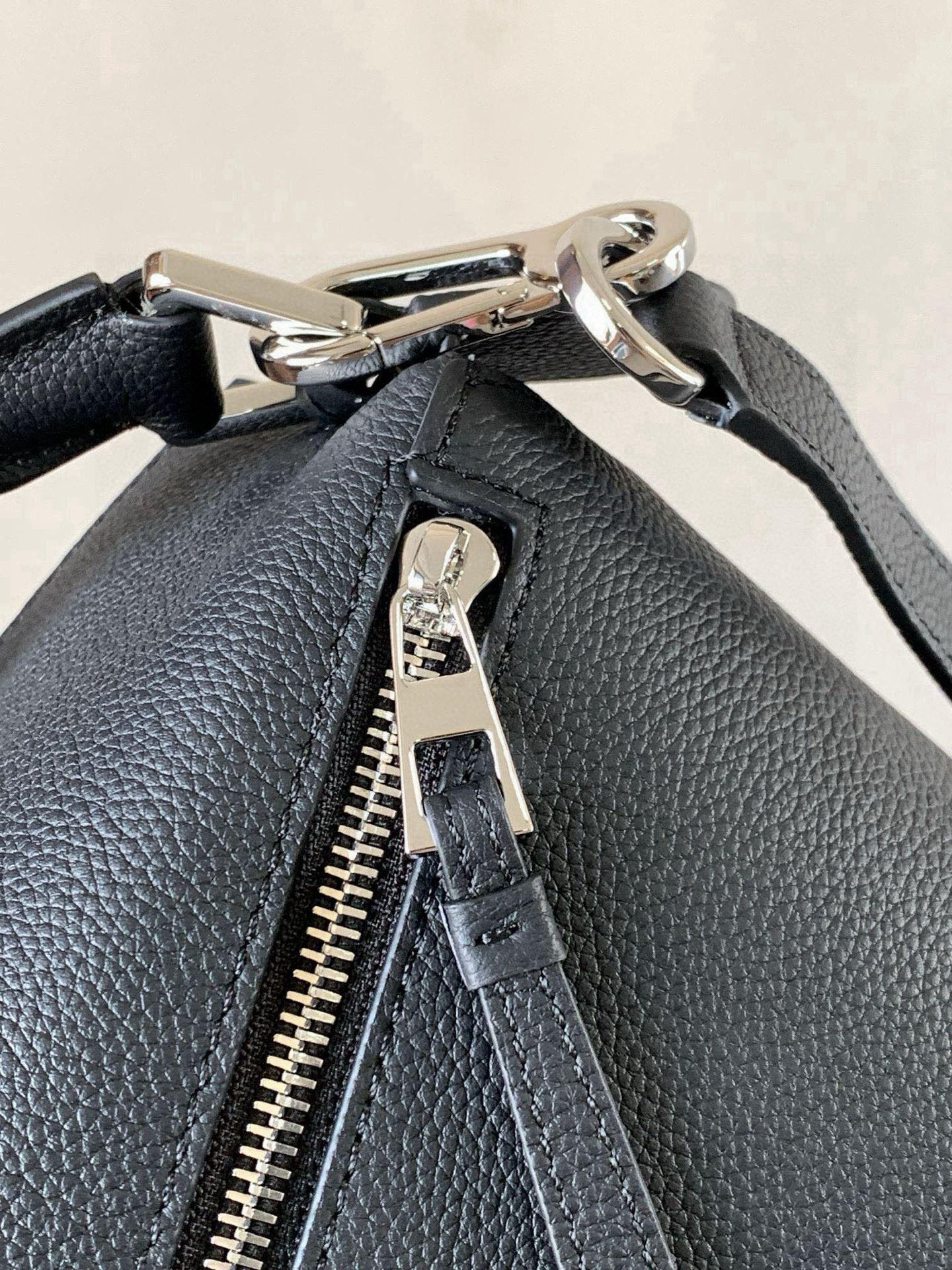 Loewe 新版本几何包小号24cm Puzzle手袋