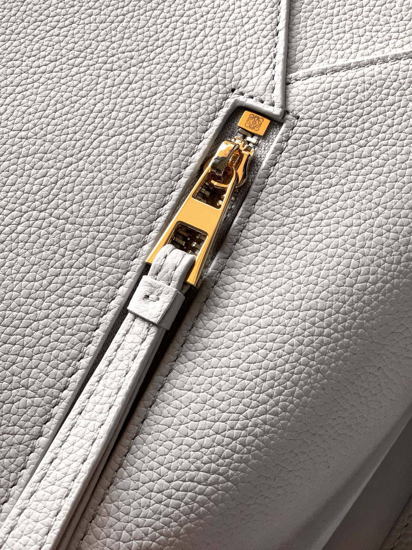 Loewe 新版本几何包小号24cm Puzzle手袋