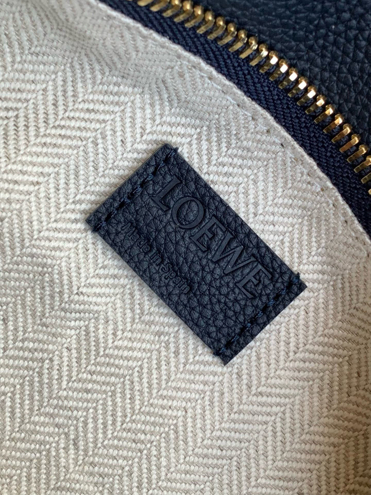 Loewe 新版本几何包小号24cm Puzzle手袋