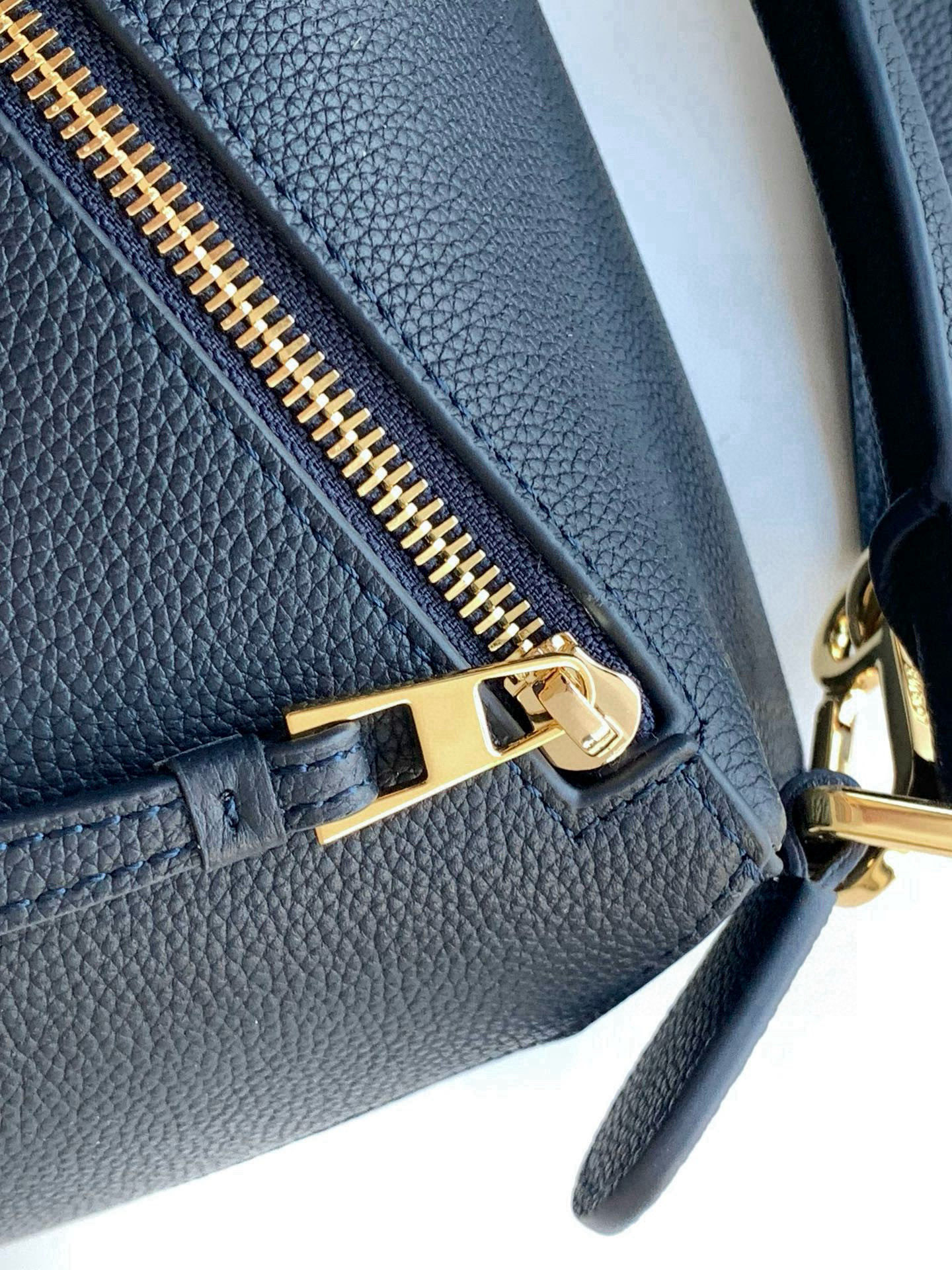 Loewe 新版本几何包小号24cm Puzzle手袋