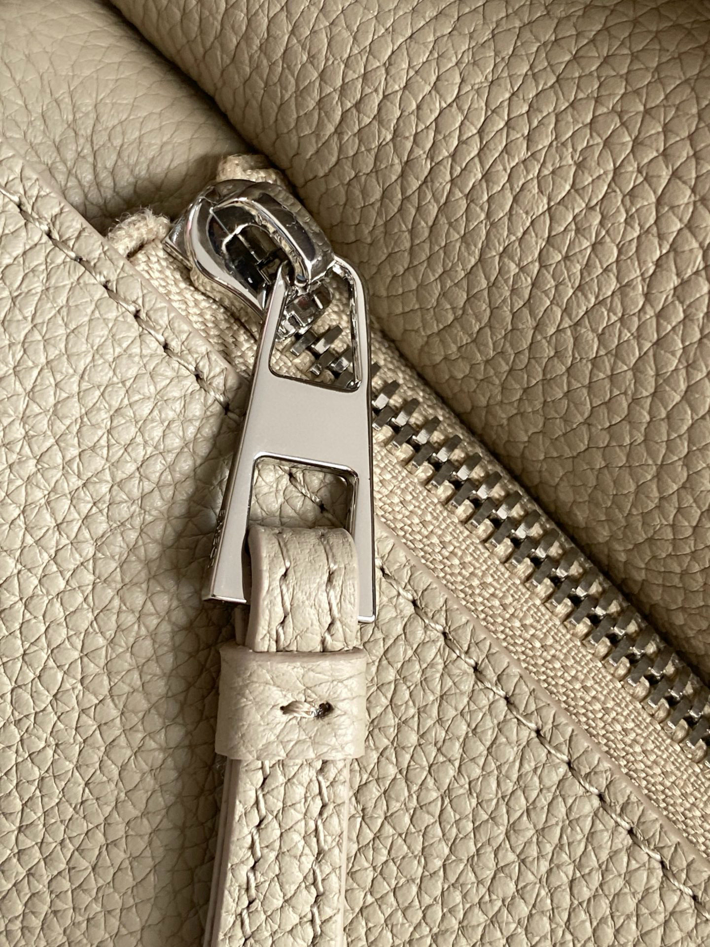 Loewe 新版本几何包小号24cm Puzzle手袋