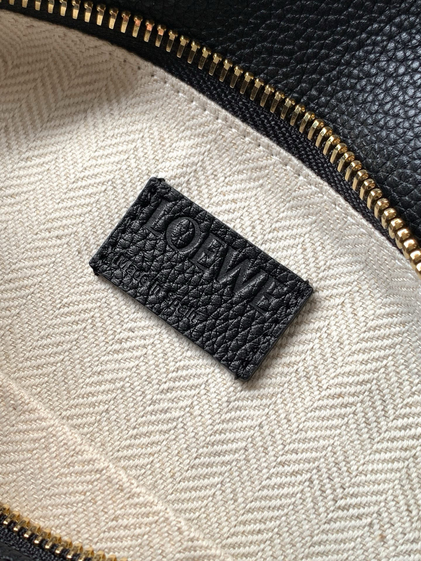Loewe 新版本几何包小号24cm Puzzle手袋