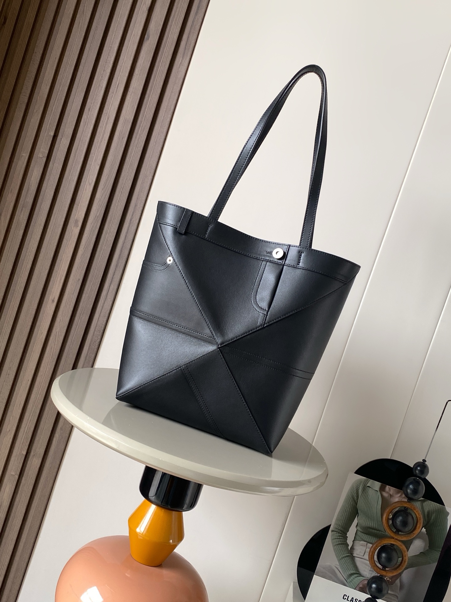 Loewe 新款中号亮面牛皮革 Puzzle