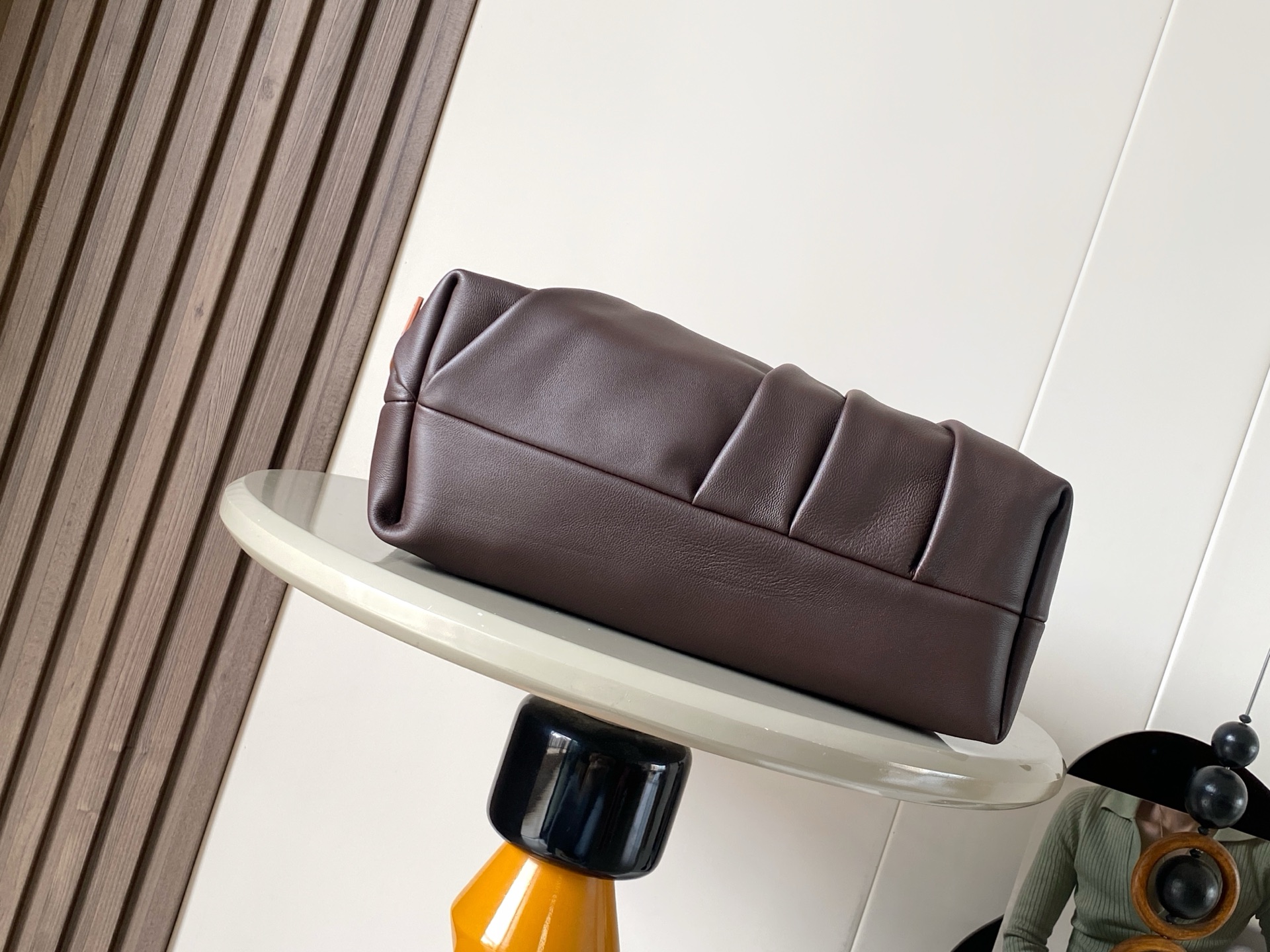 Loewe 新款柔软纳帕羊皮革Draped手袋