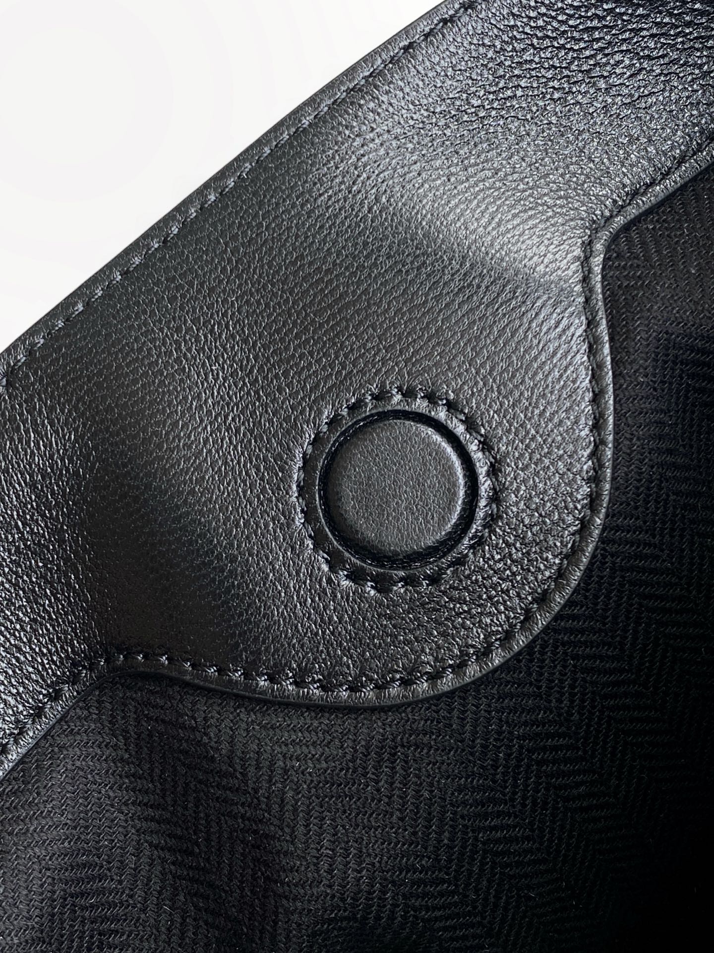 Loewe 新款柔软纳帕羊皮革Draped手袋