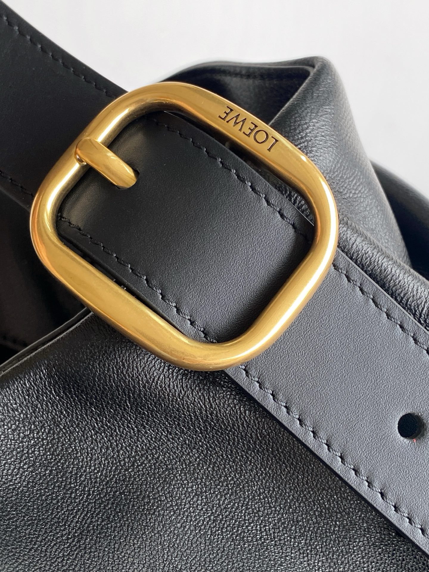 Loewe 新款柔软纳帕羊皮革Draped手袋