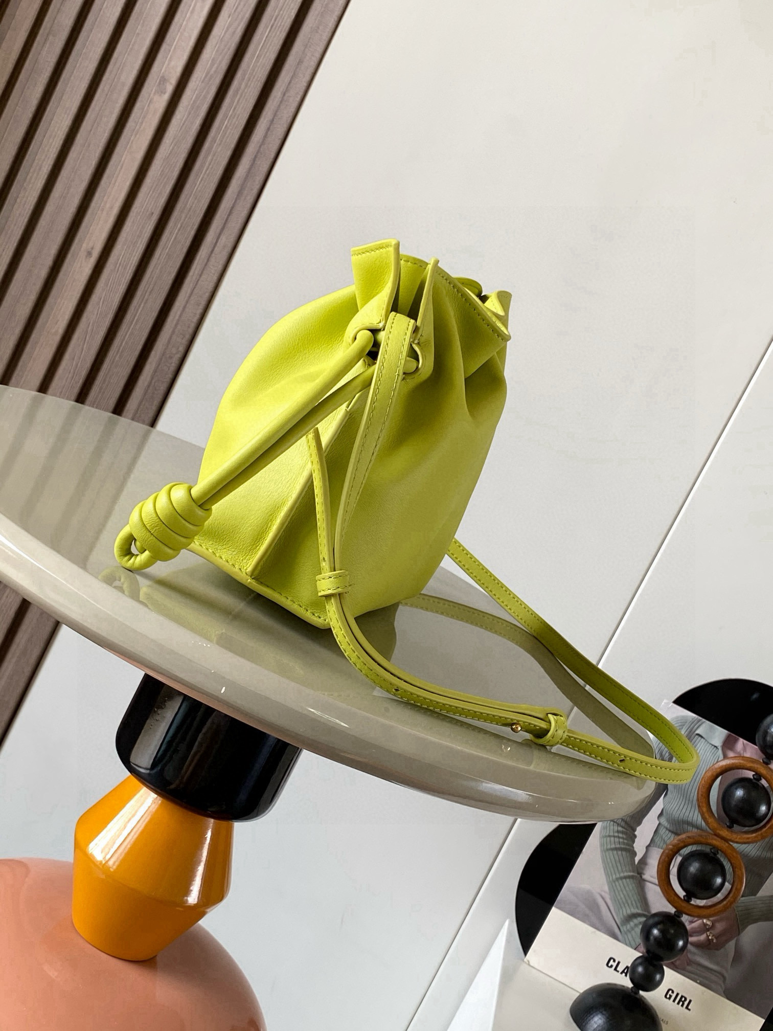 Loewe 新版本福袋迷你23CM 新款纳帕牛皮革Flamenco手拿包福袋 采用拉绳收紧