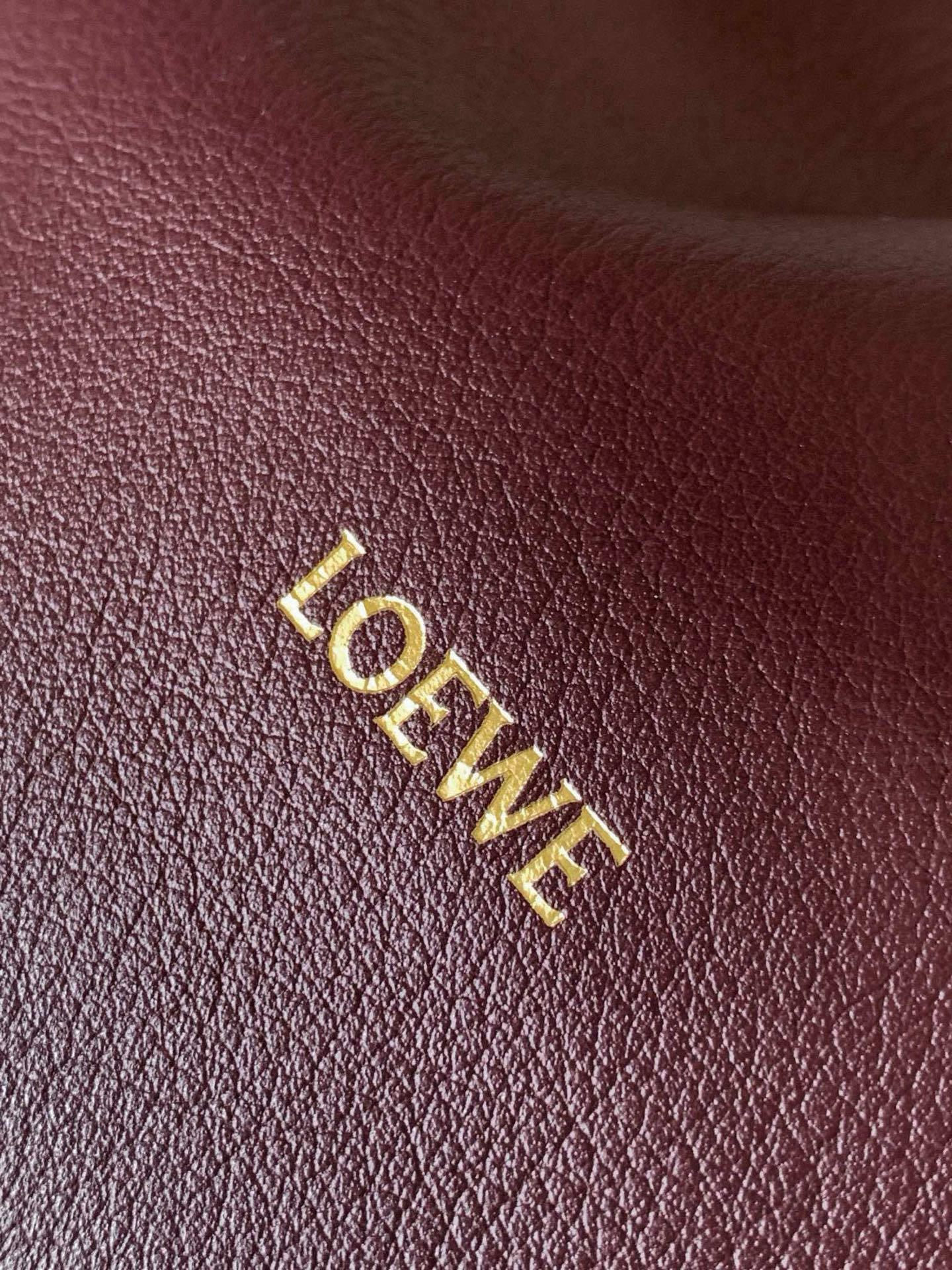 Loewe 新版本福袋迷你23CM 新款纳帕牛皮革Flamenco手拿包福袋 采用拉绳收紧