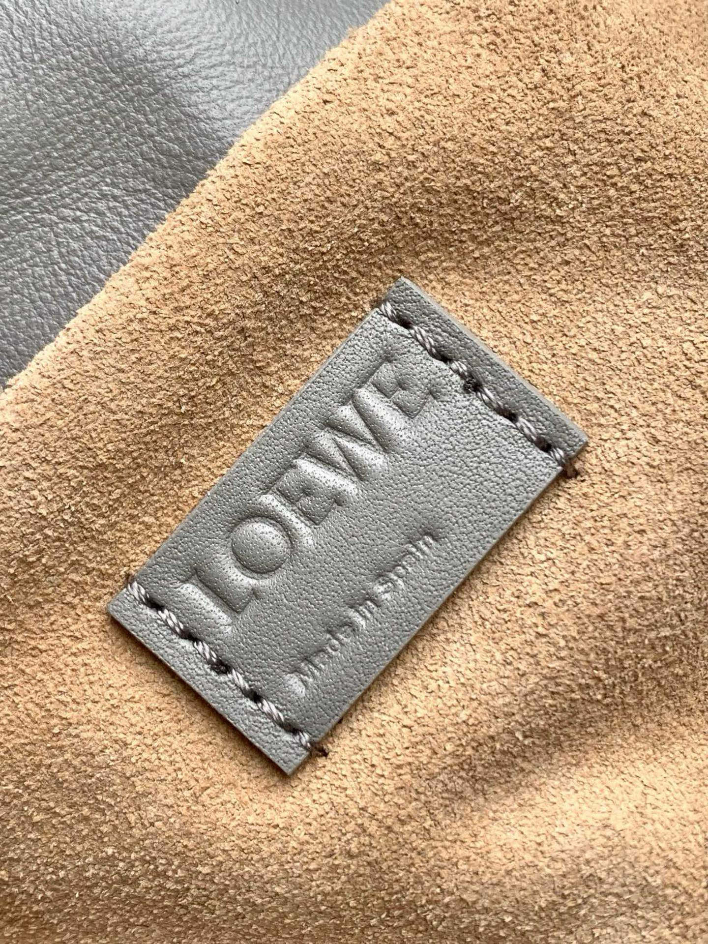 Loewe 新版本福袋迷你23CM 新款纳帕牛皮革Flamenco手拿包福袋 采用拉绳收紧