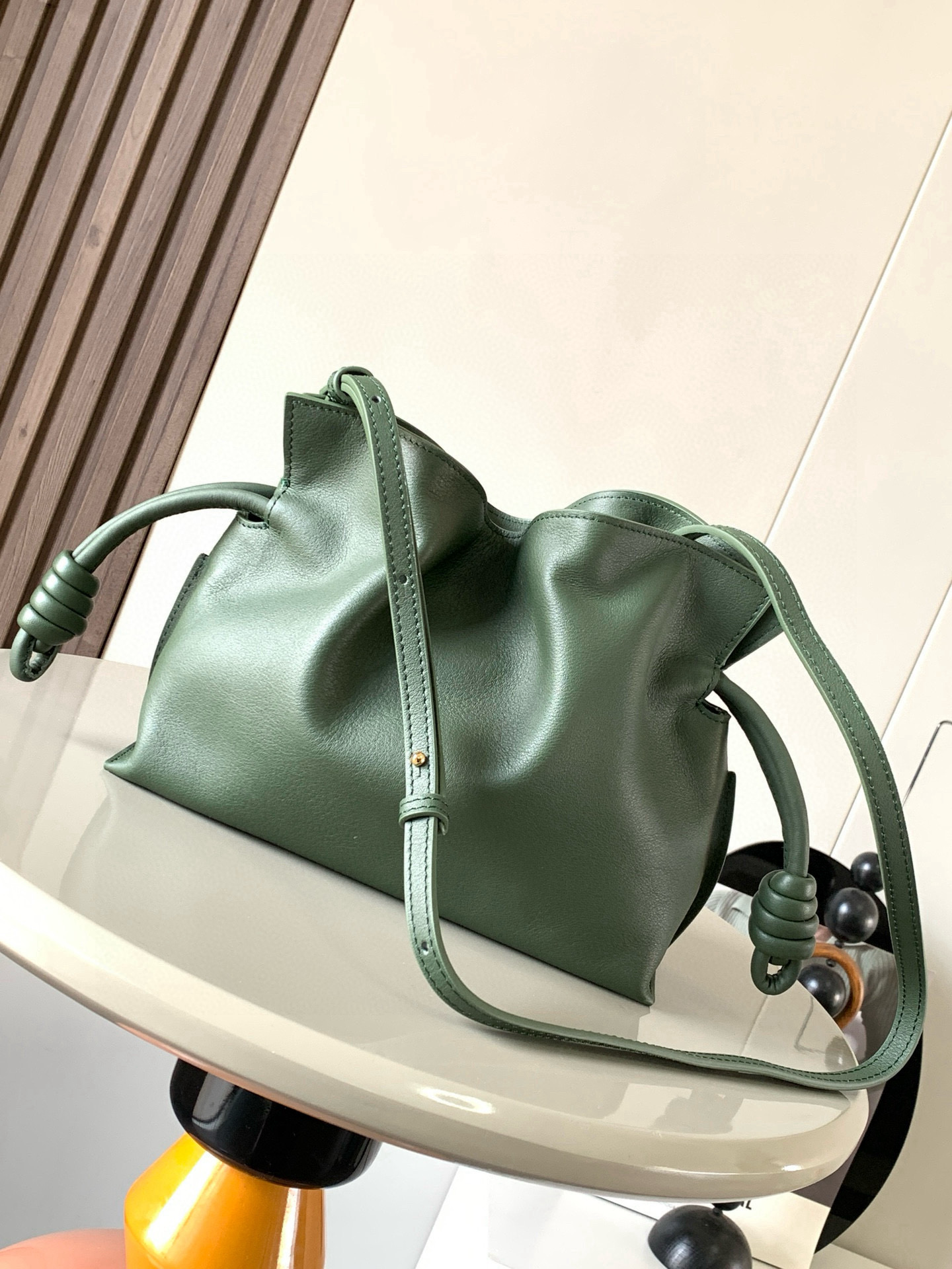 Loewe 新版本福袋迷你23CM 新款纳帕牛皮革Flamenco手拿包福袋 采用拉绳收紧