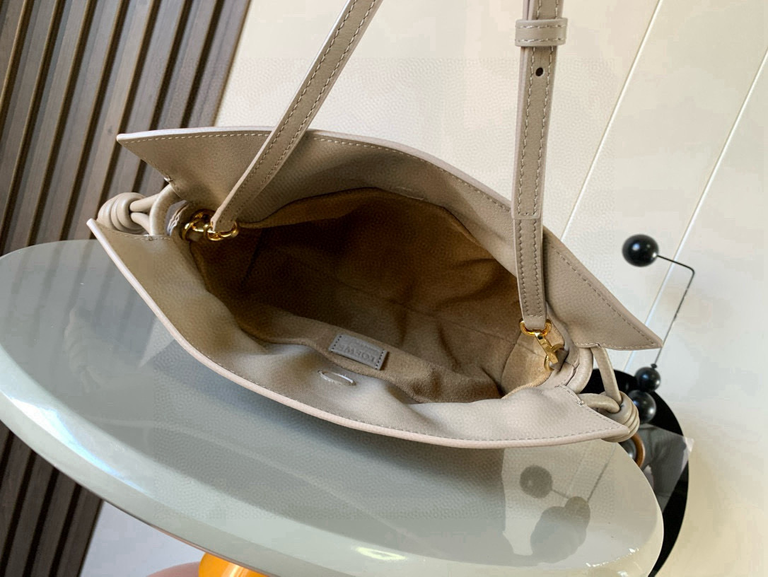 Loewe 新版本福袋迷你23CM 新款纳帕牛皮革Flamenco手拿包福袋 采用拉绳收紧