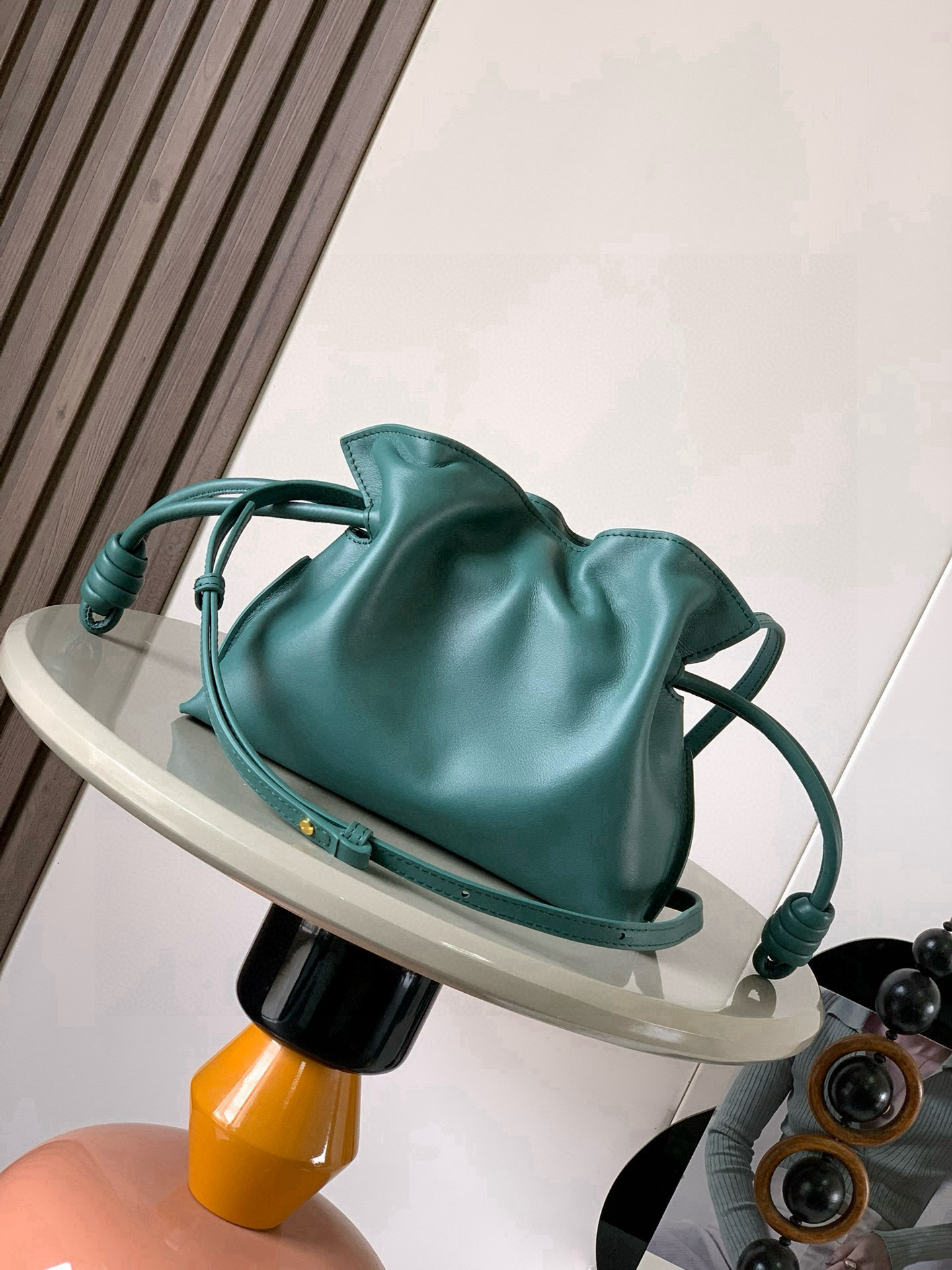 Loewe 新版本福袋迷你23CM 新款纳帕牛皮革Flamenco手拿包福袋 采用拉绳收紧