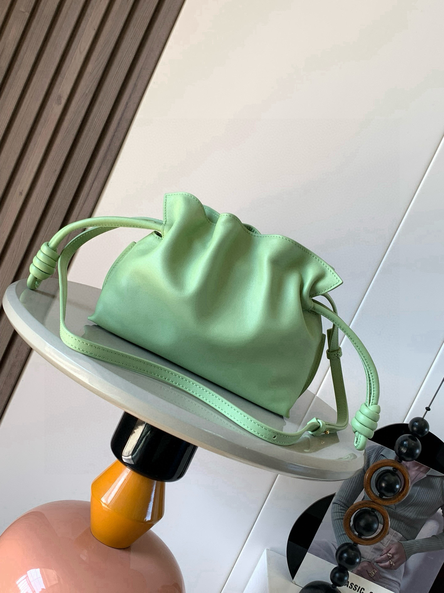 Loewe 新版本福袋迷你23CM 新款纳帕牛皮革Flamenco手拿包福袋 采用拉绳收紧