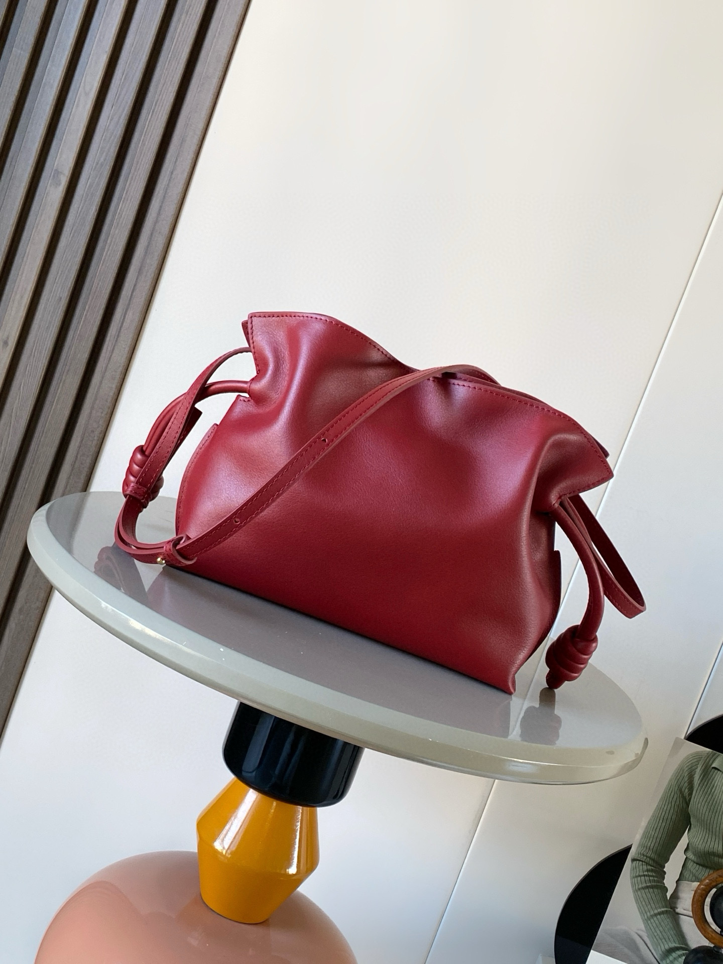 Loewe 新版本福袋迷你23CM 新款纳帕牛皮革Flamenco手拿包福袋 采用拉绳收紧