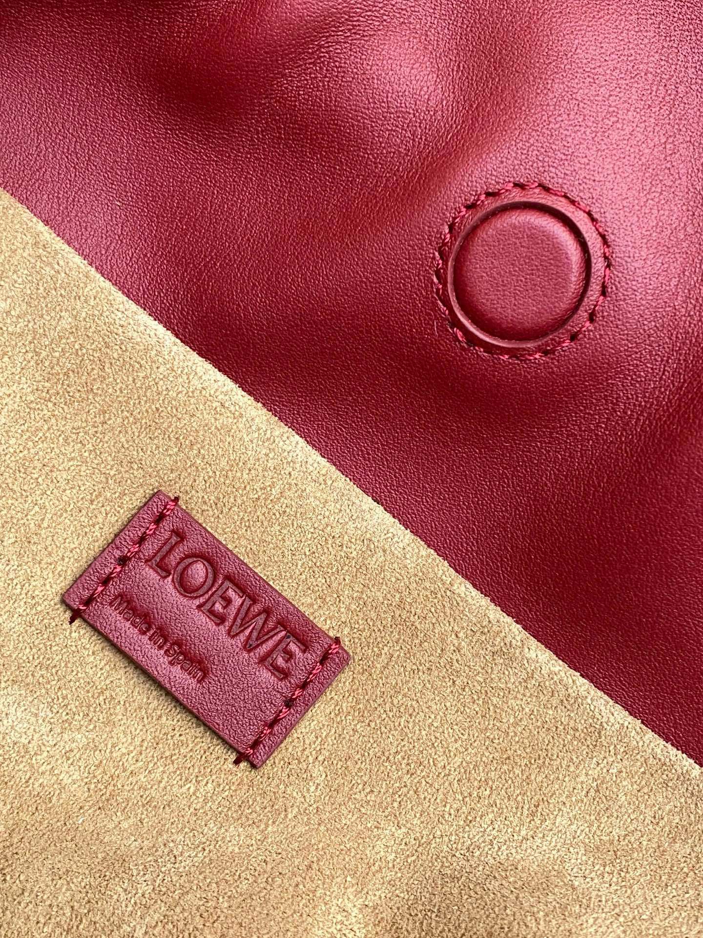 Loewe 新版本福袋迷你23CM 新款纳帕牛皮革Flamenco手拿包福袋 采用拉绳收紧
