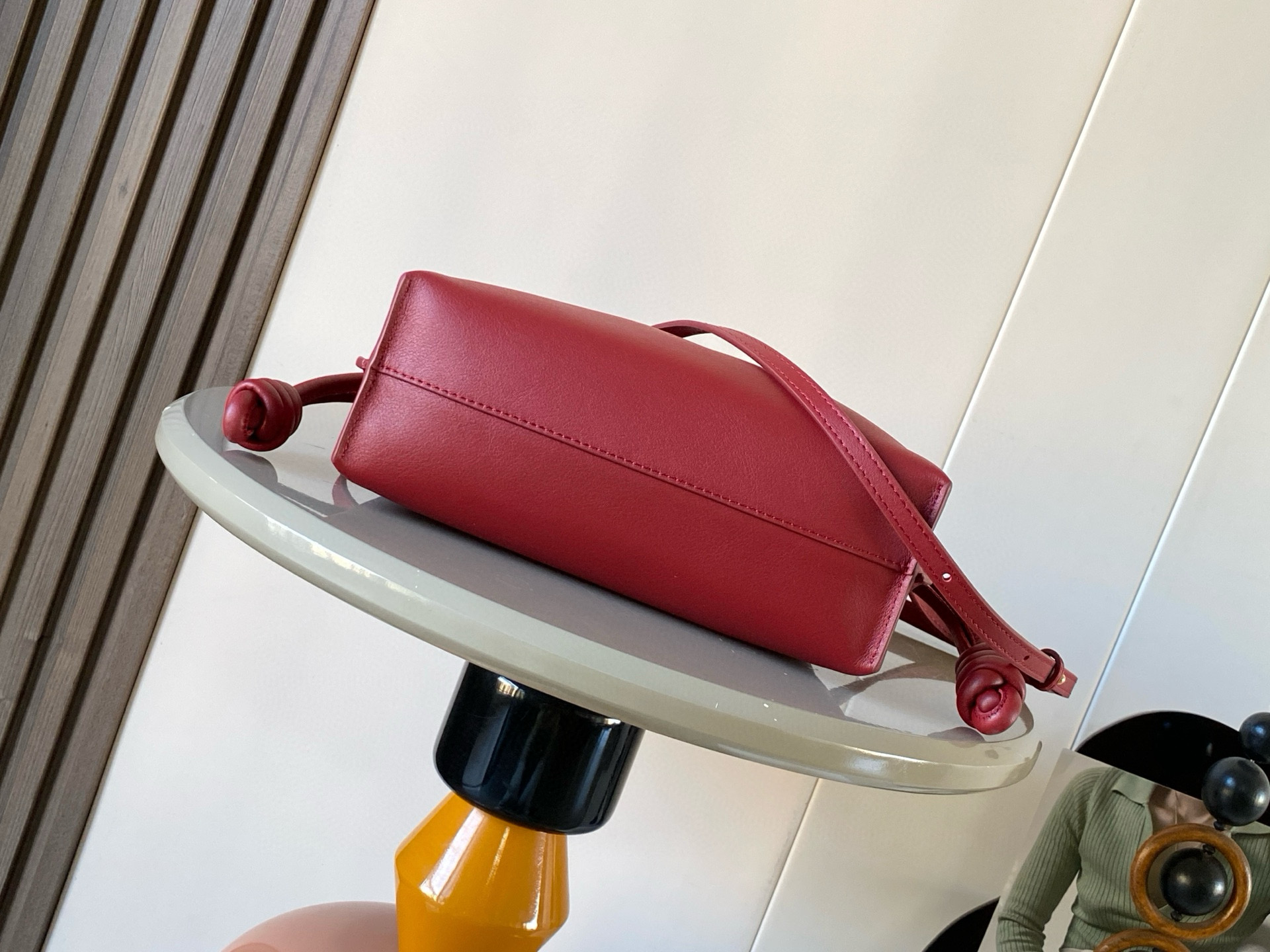 Loewe 新版本福袋迷你23CM 新款纳帕牛皮革Flamenco手拿包福袋 采用拉绳收紧