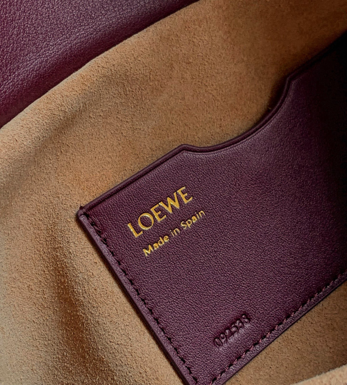 Loewe 中号光滑牛皮革 Ola 手袋 Ola