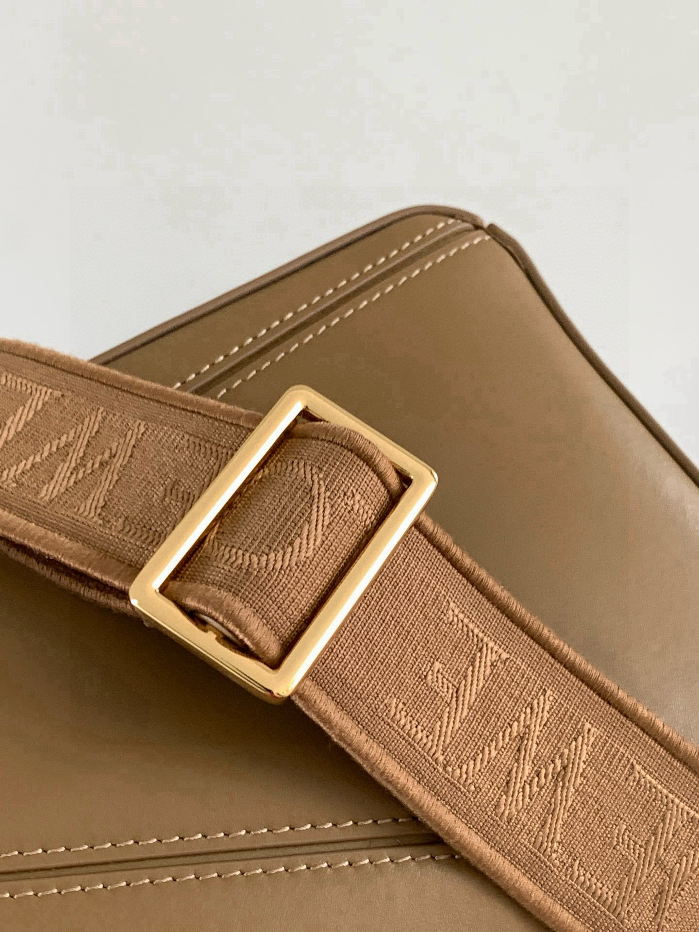 Loewe 几何包24cm Puzzle手袋