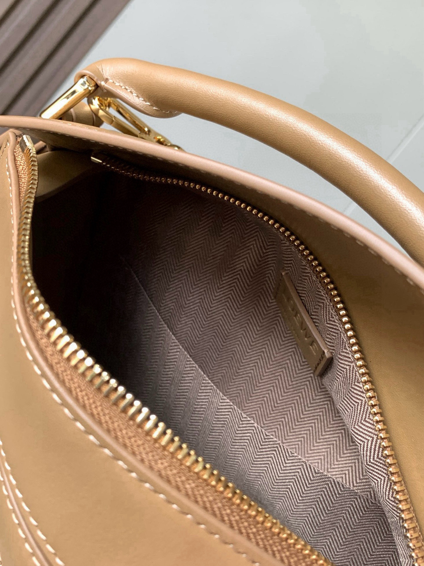 Loewe 几何包24cm Puzzle手袋