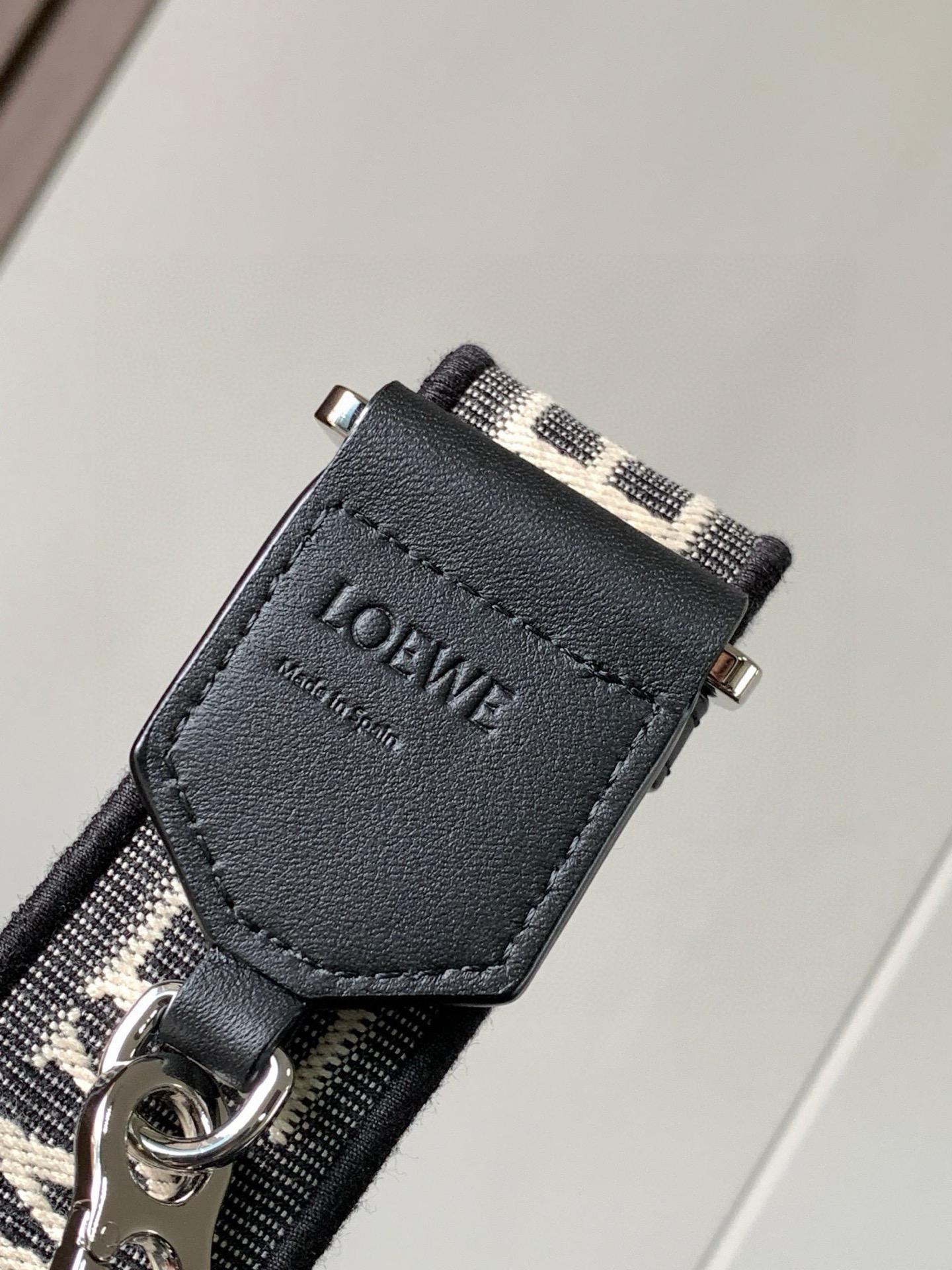 Loewe 几何包24cm Puzzle手袋