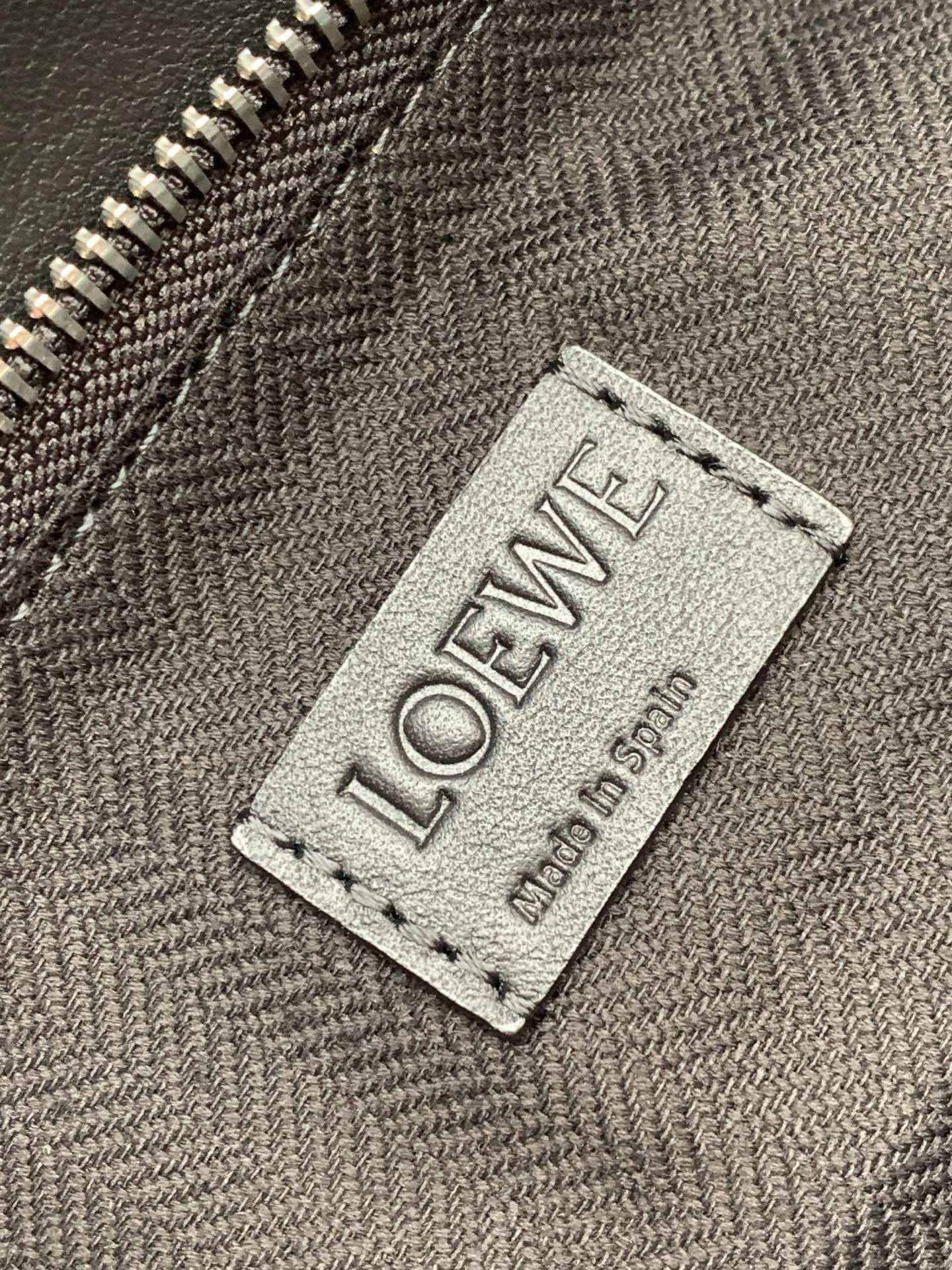 Loewe 几何包24cm Puzzle手袋