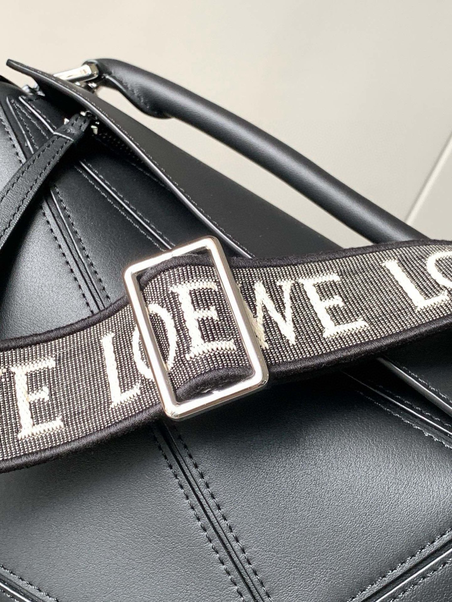 Loewe 几何包24cm Puzzle手袋
