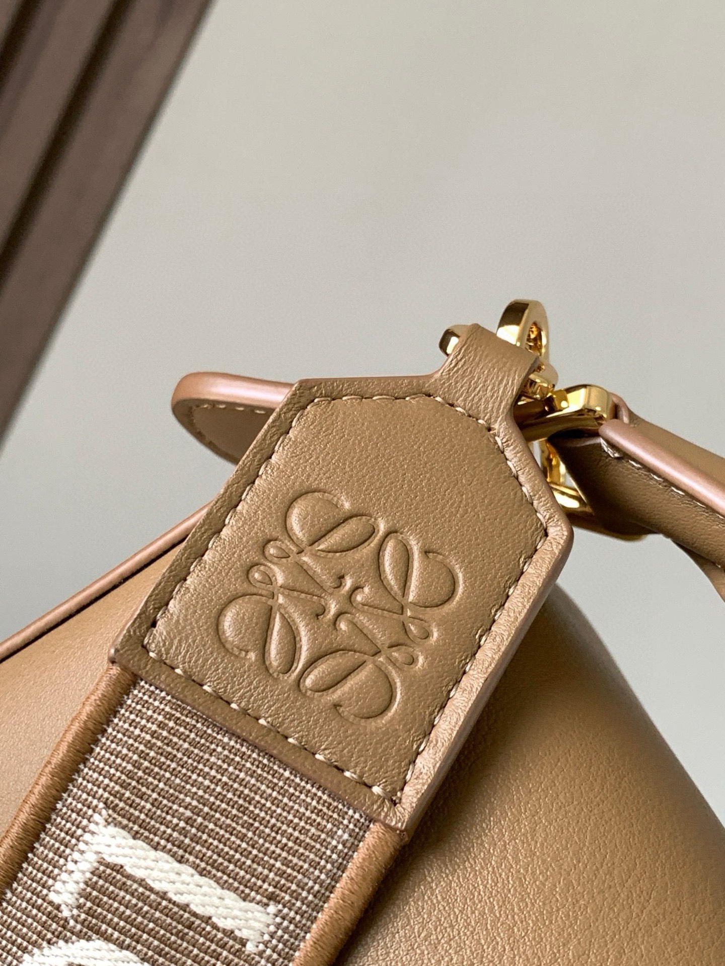 Loewe 几何包24cm Puzzle手袋