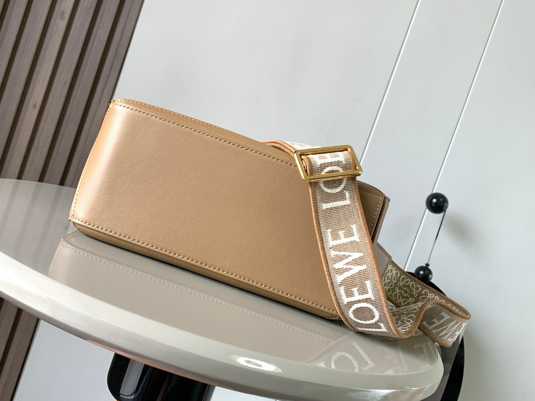 Loewe 几何包24cm Puzzle手袋