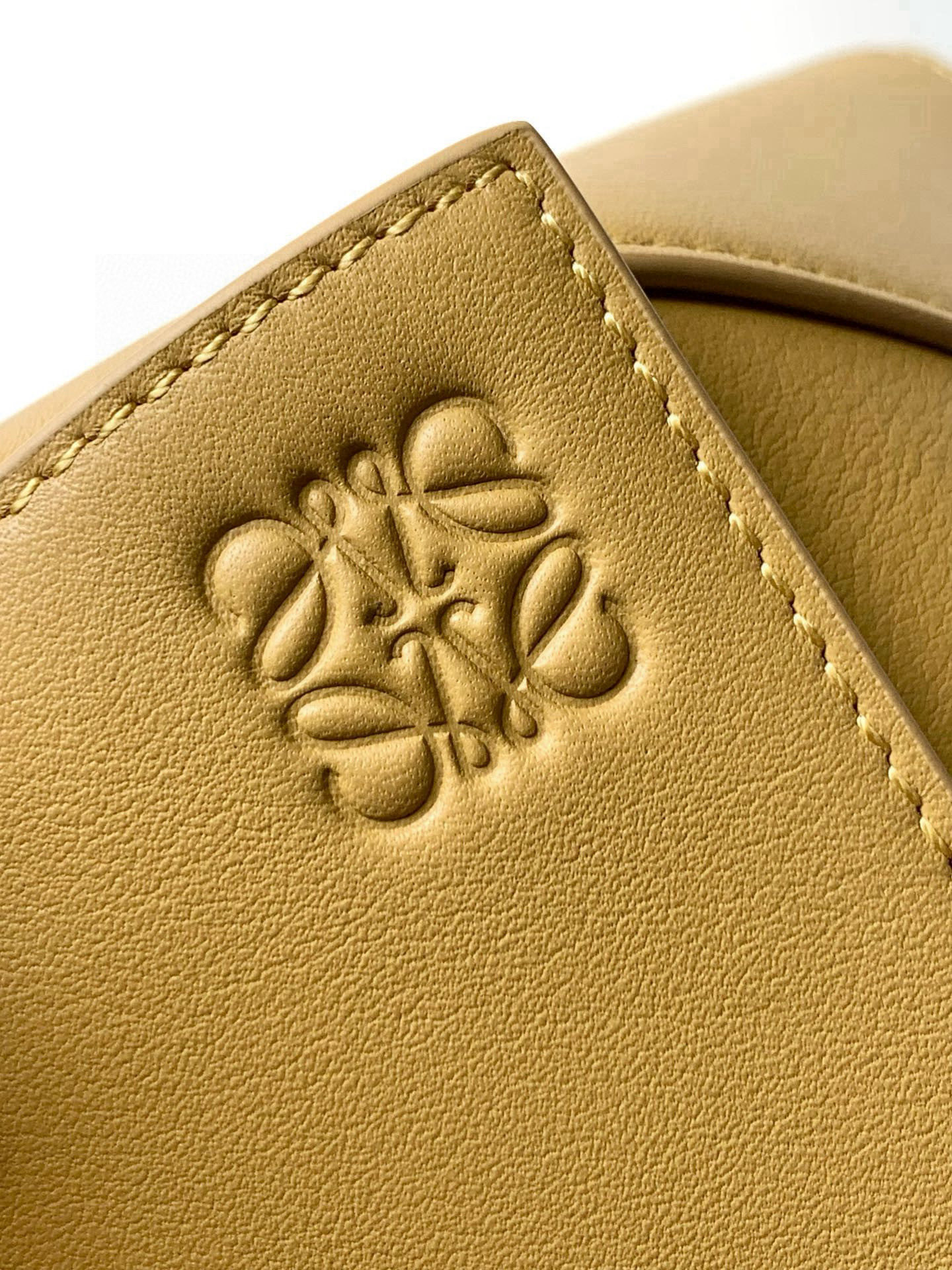 Loewe 新版本几何包小号24CM Puzzle手袋