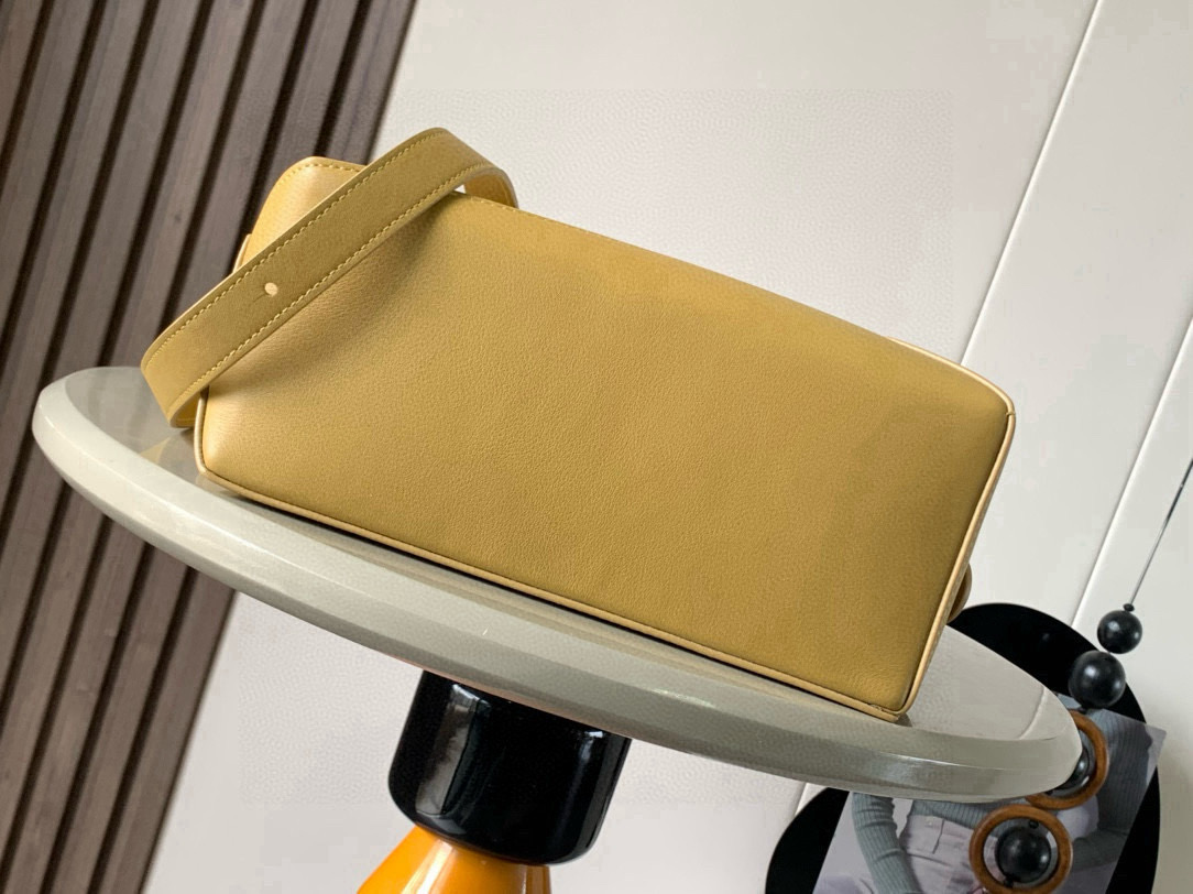 Loewe 新版本几何包小号24CM Puzzle手袋