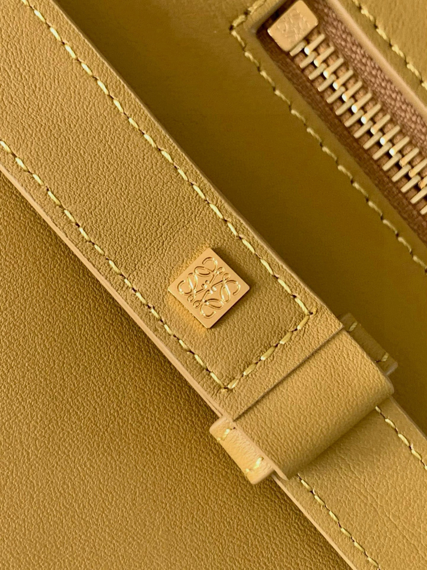 Loewe 新版本几何包小号24CM Puzzle手袋