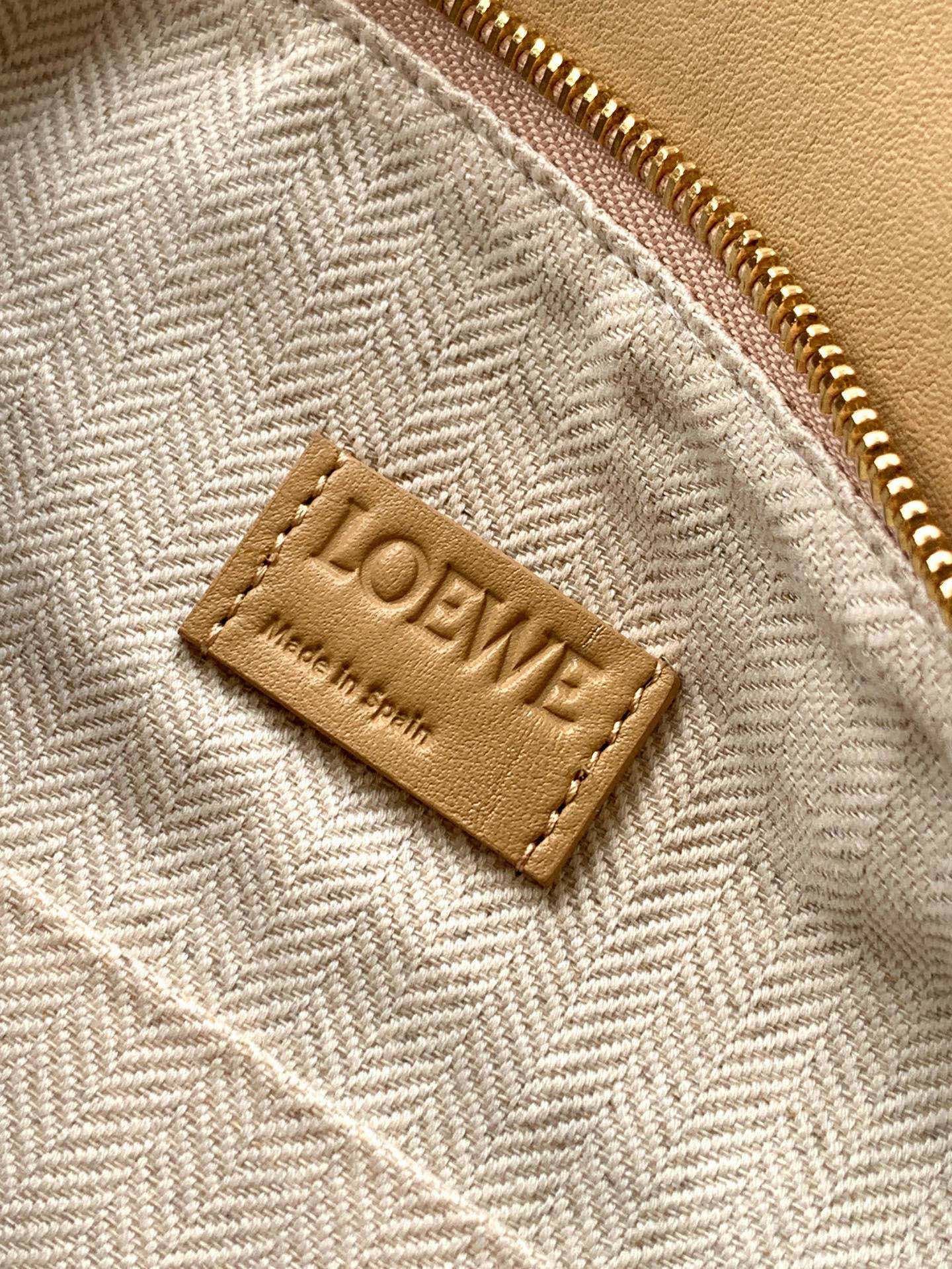 Loewe 新版本几何包小号24CM Puzzle手袋
