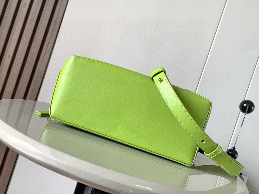 Loewe 新版本几何包小号24CM Puzzle手袋