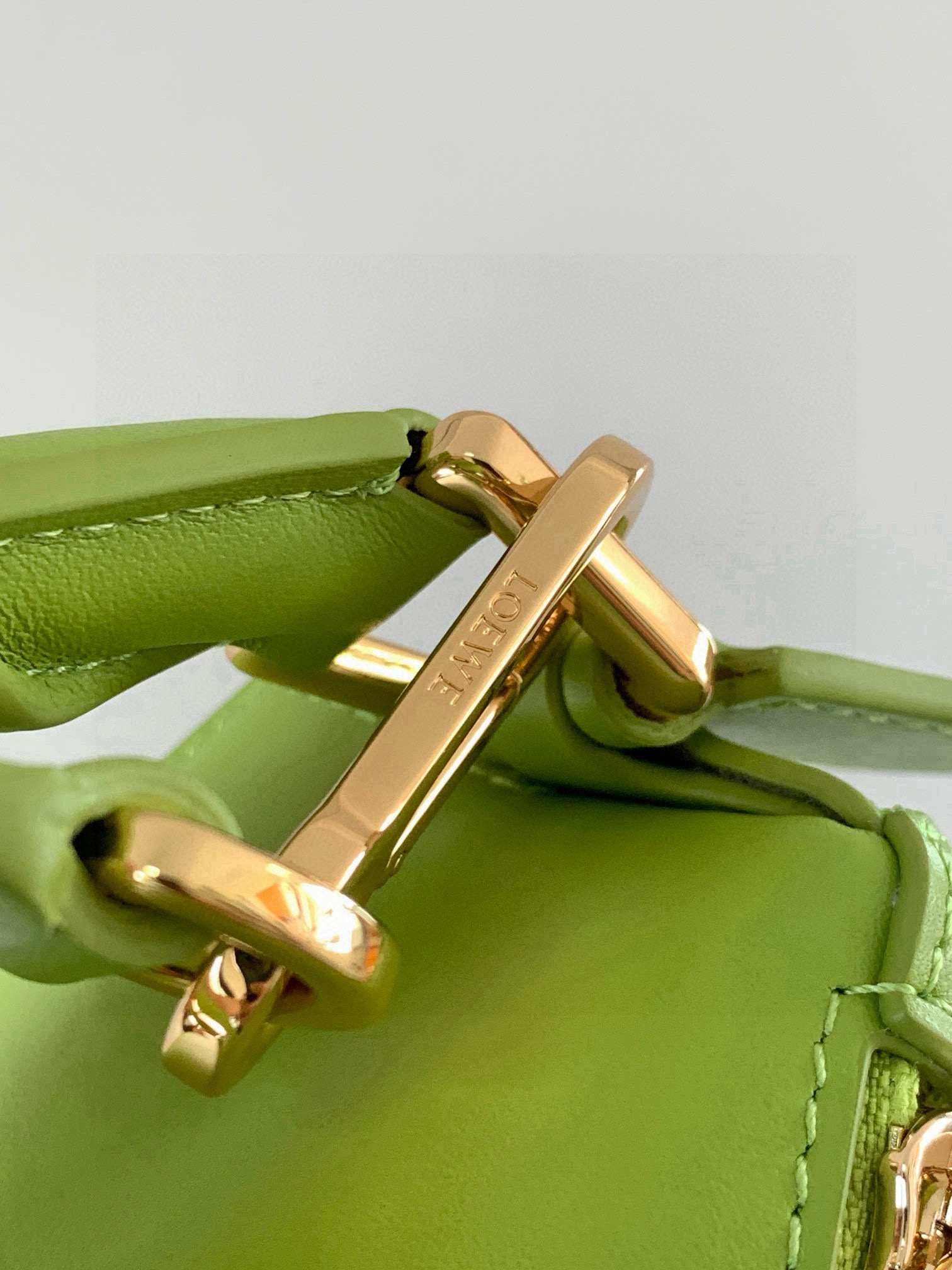 Loewe 新版本几何包小号24CM Puzzle手袋