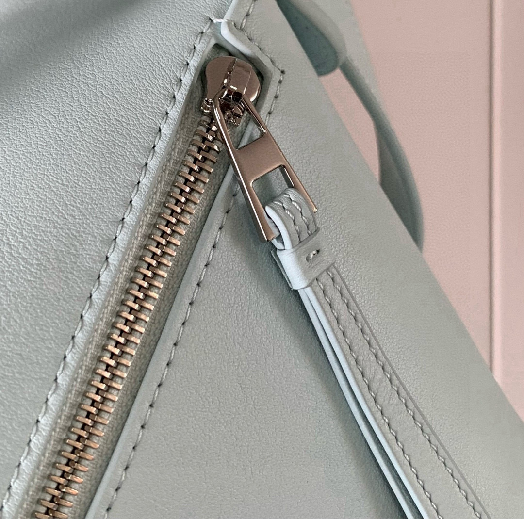 Loewe 新版本几何包小号24CM Puzzle手袋