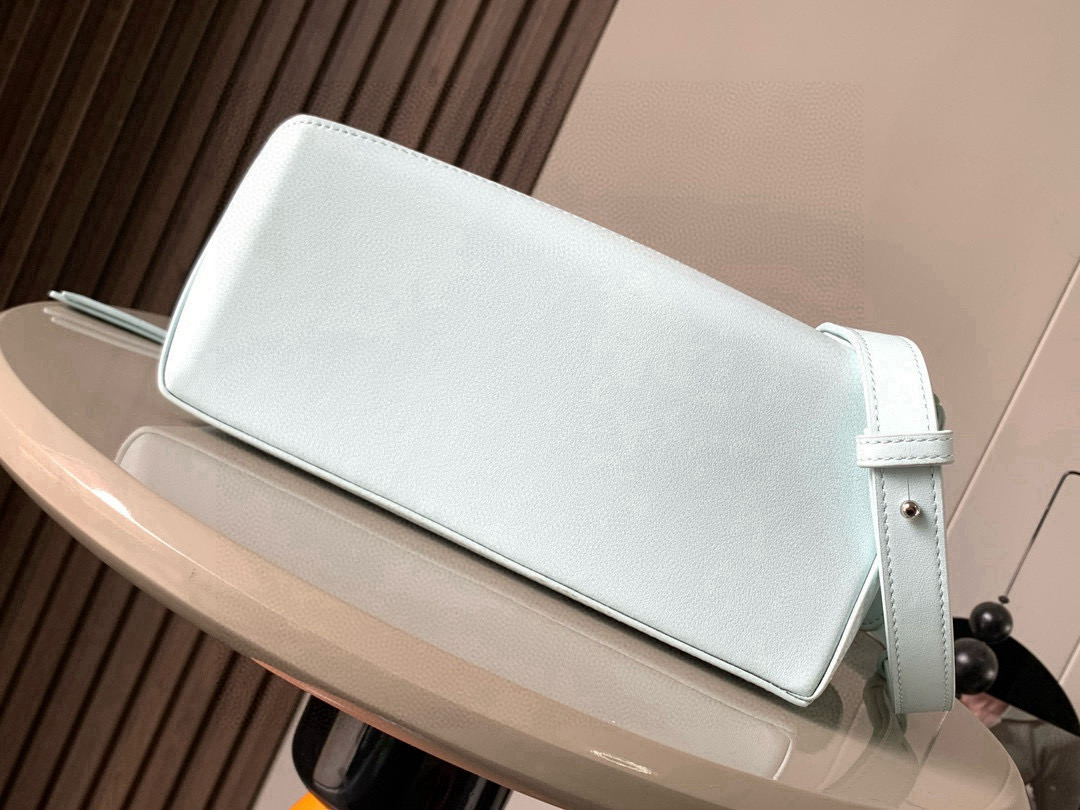 Loewe 新版本几何包小号24CM Puzzle手袋