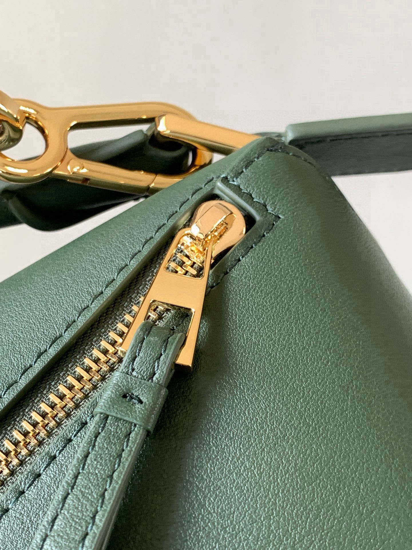 Loewe 新版本几何包小号24CM Puzzle手袋