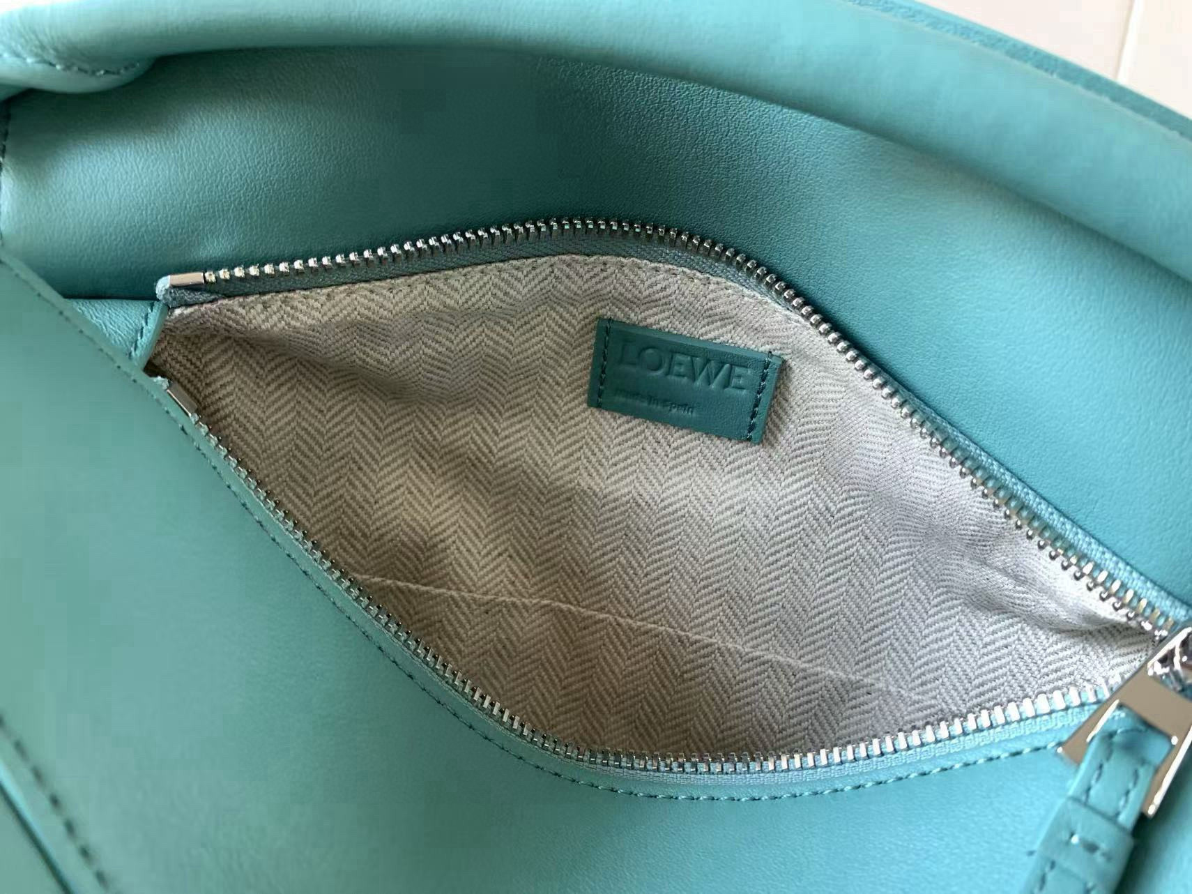Loewe 新版本几何包小号24CM Puzzle手袋