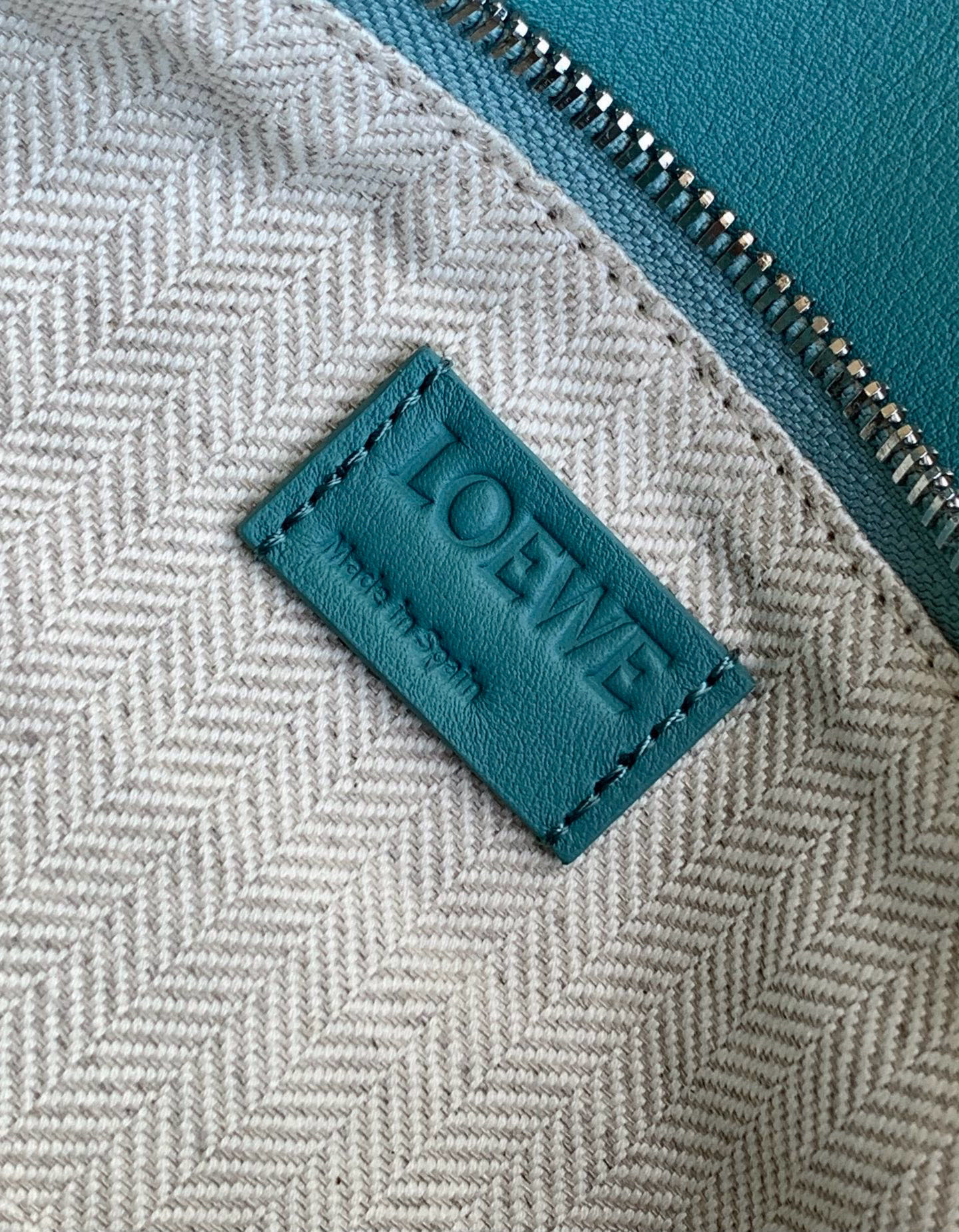 Loewe 新版本几何包小号24CM Puzzle手袋