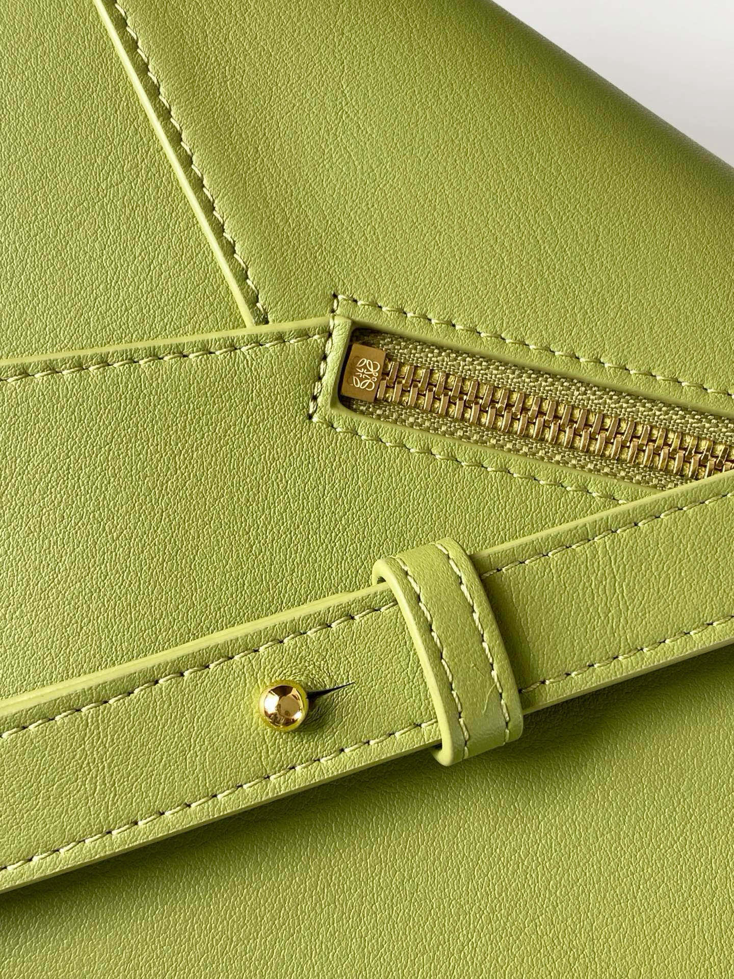 Loewe 新版本几何包小号24CM Puzzle手袋