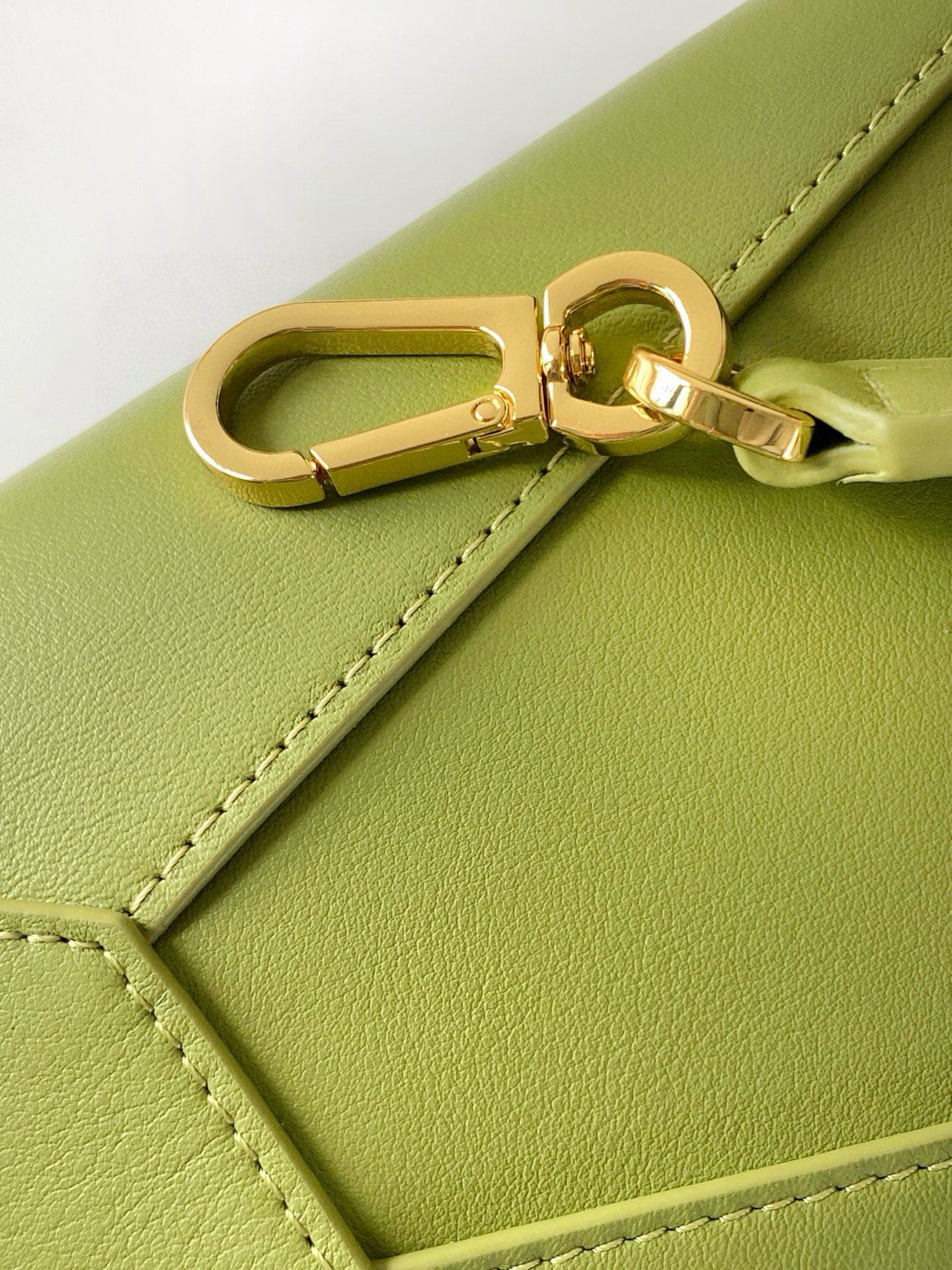 Loewe 新版本几何包小号24CM Puzzle手袋