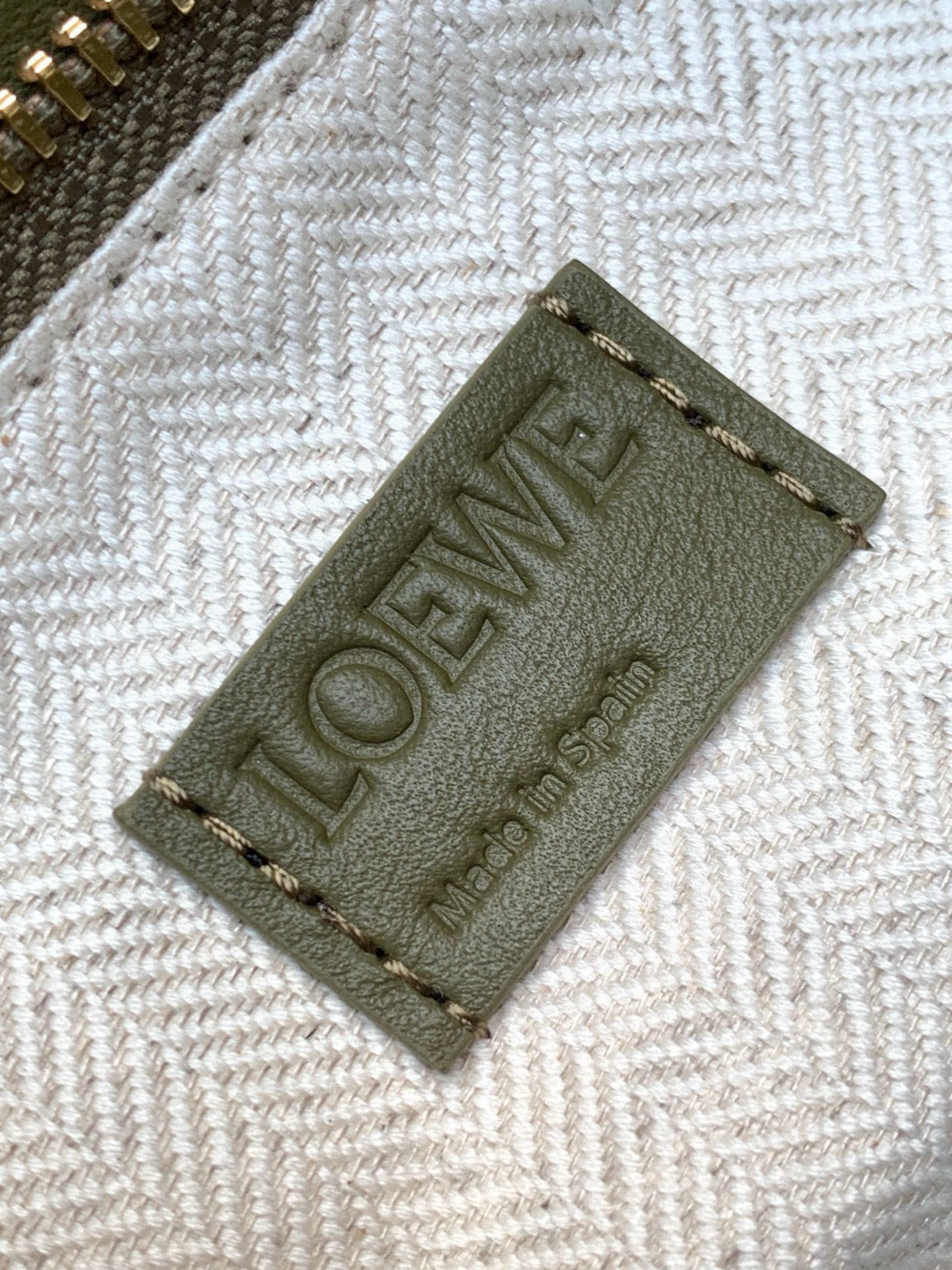 Loewe 新版本几何包小号24CM Puzzle手袋