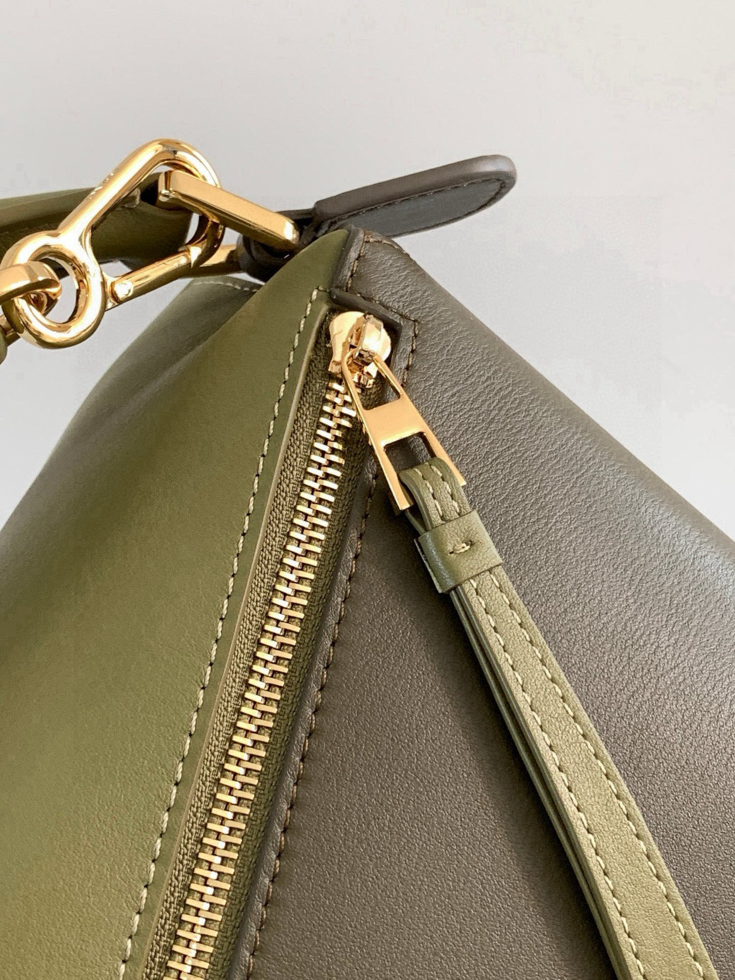Loewe 新版本几何包小号24CM Puzzle手袋