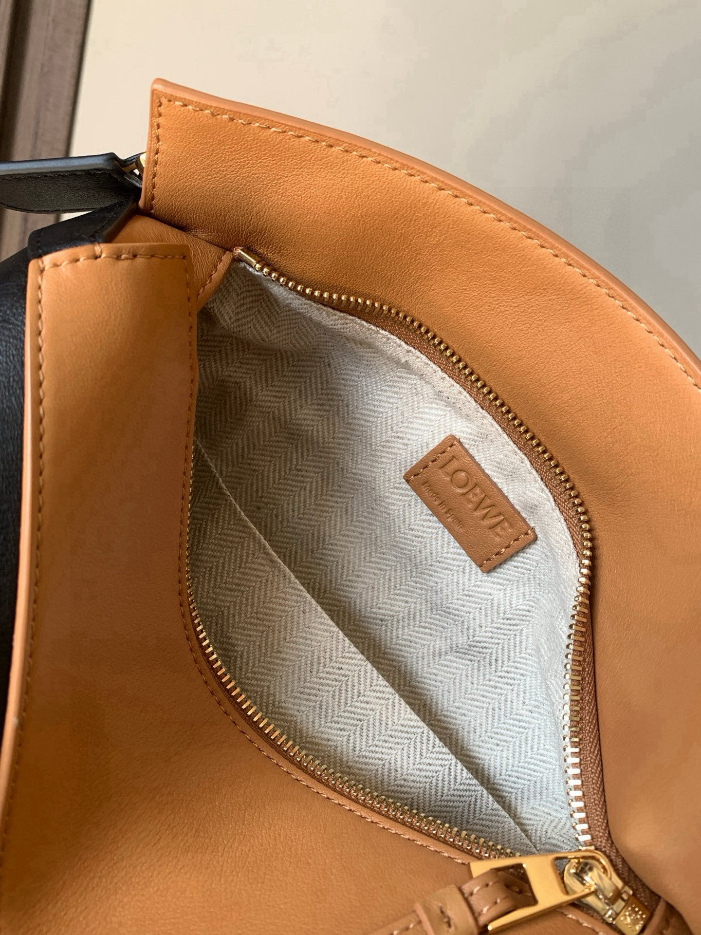 Loewe 新版本几何包小号24CM Puzzle手袋
